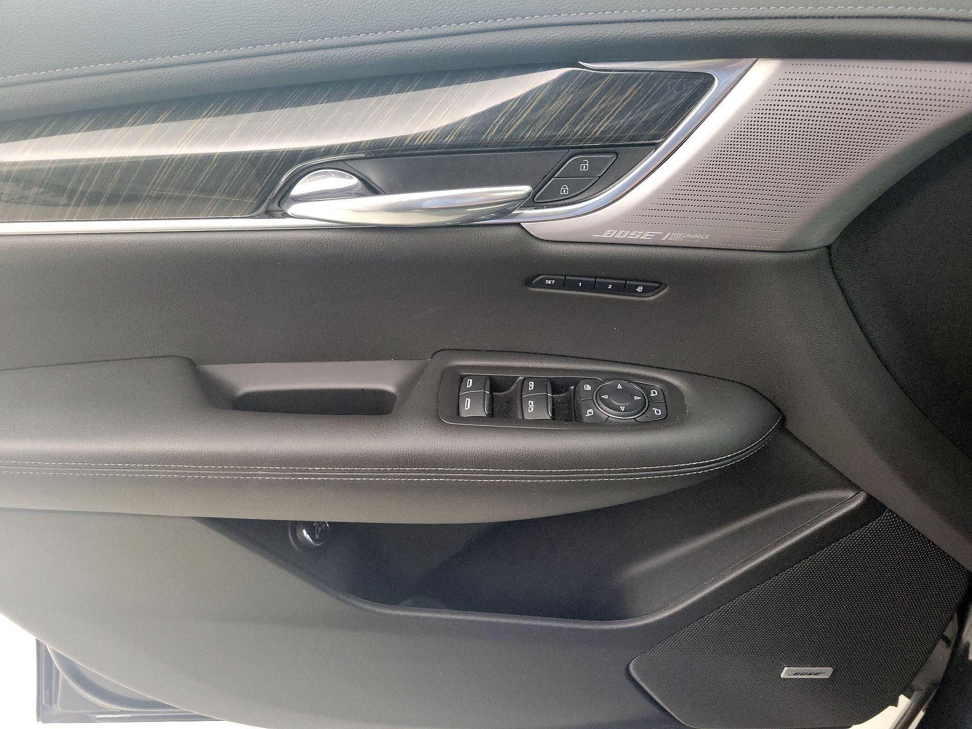 Thumbnail: 2021 Cadillac XT6 - 12