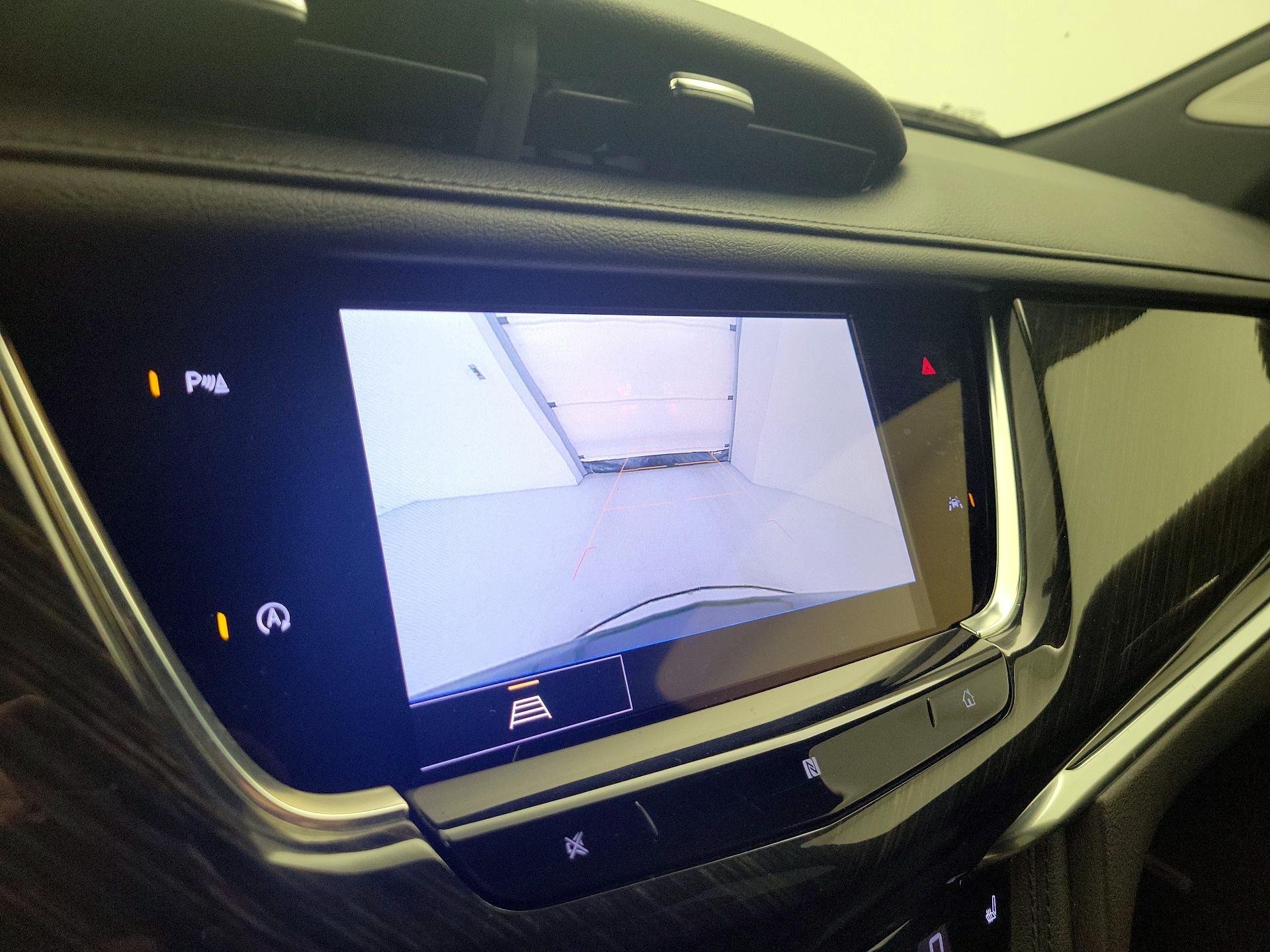 Thumbnail: 2021 Cadillac XT6 - 14