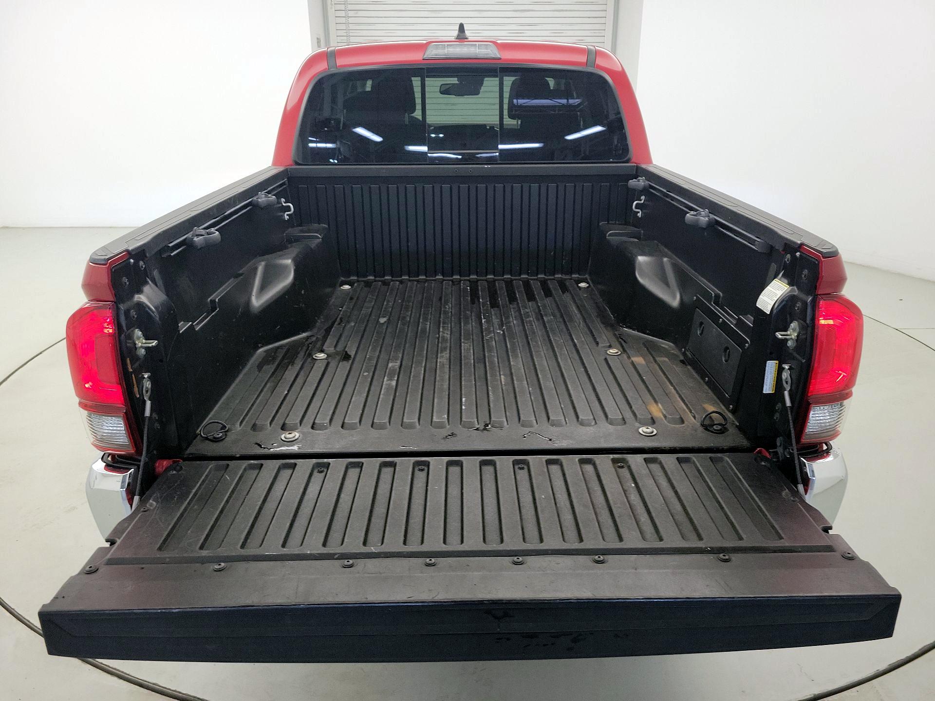 Thumbnail: 2020 Toyota Tacoma - 20
