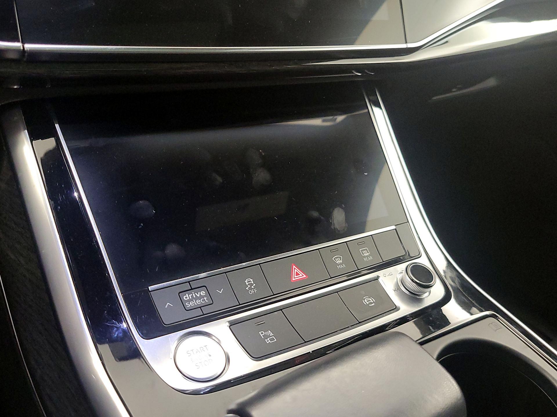 Thumbnail: 2019 Audi Q8 - 17