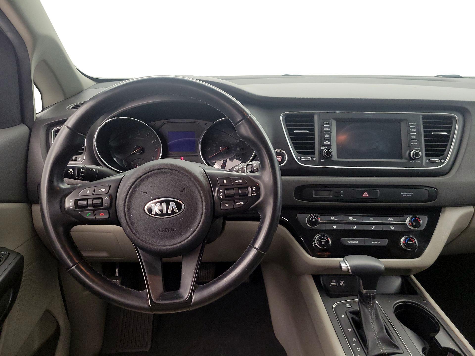 Thumbnail: 2017 Kia Sedona - 10