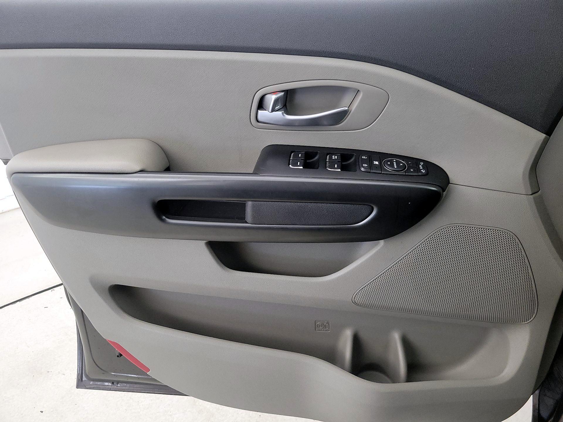 Thumbnail: 2017 Kia Sedona - 12