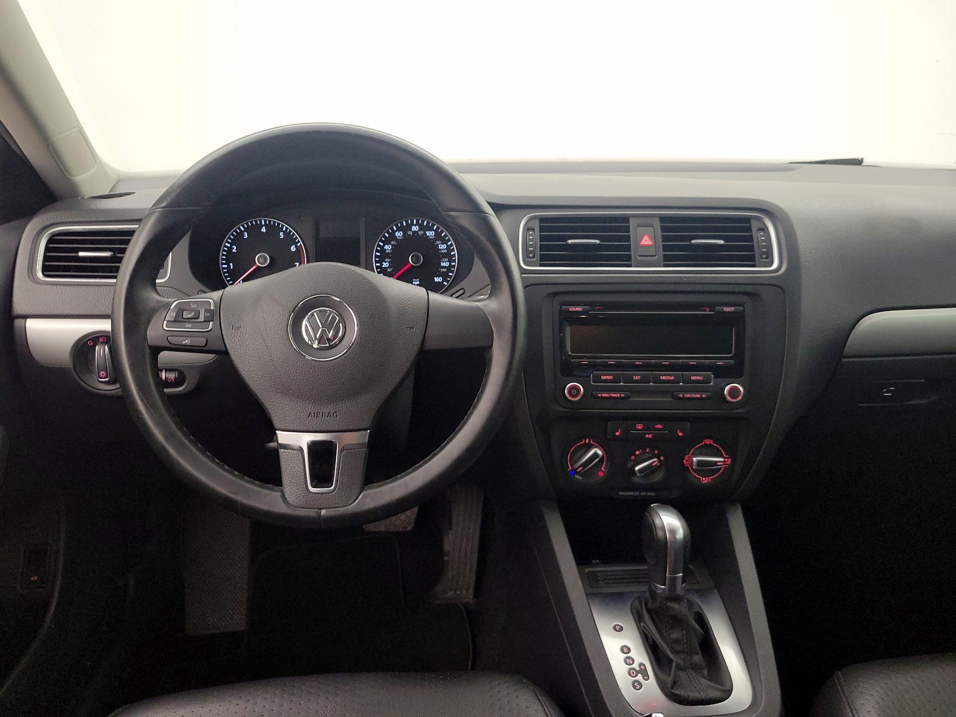 Thumbnail: 2014 Volkswagen Jetta - 10