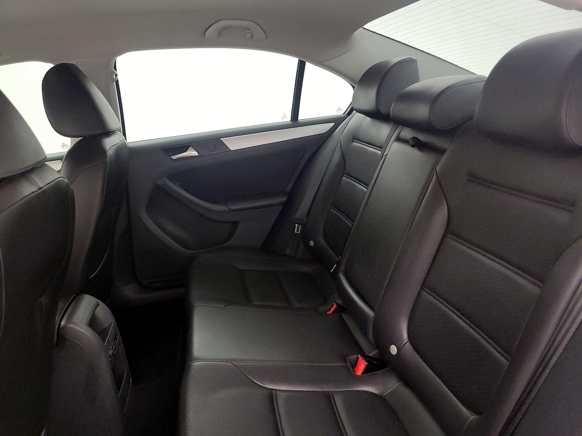 Thumbnail: 2014 Volkswagen Jetta - 18