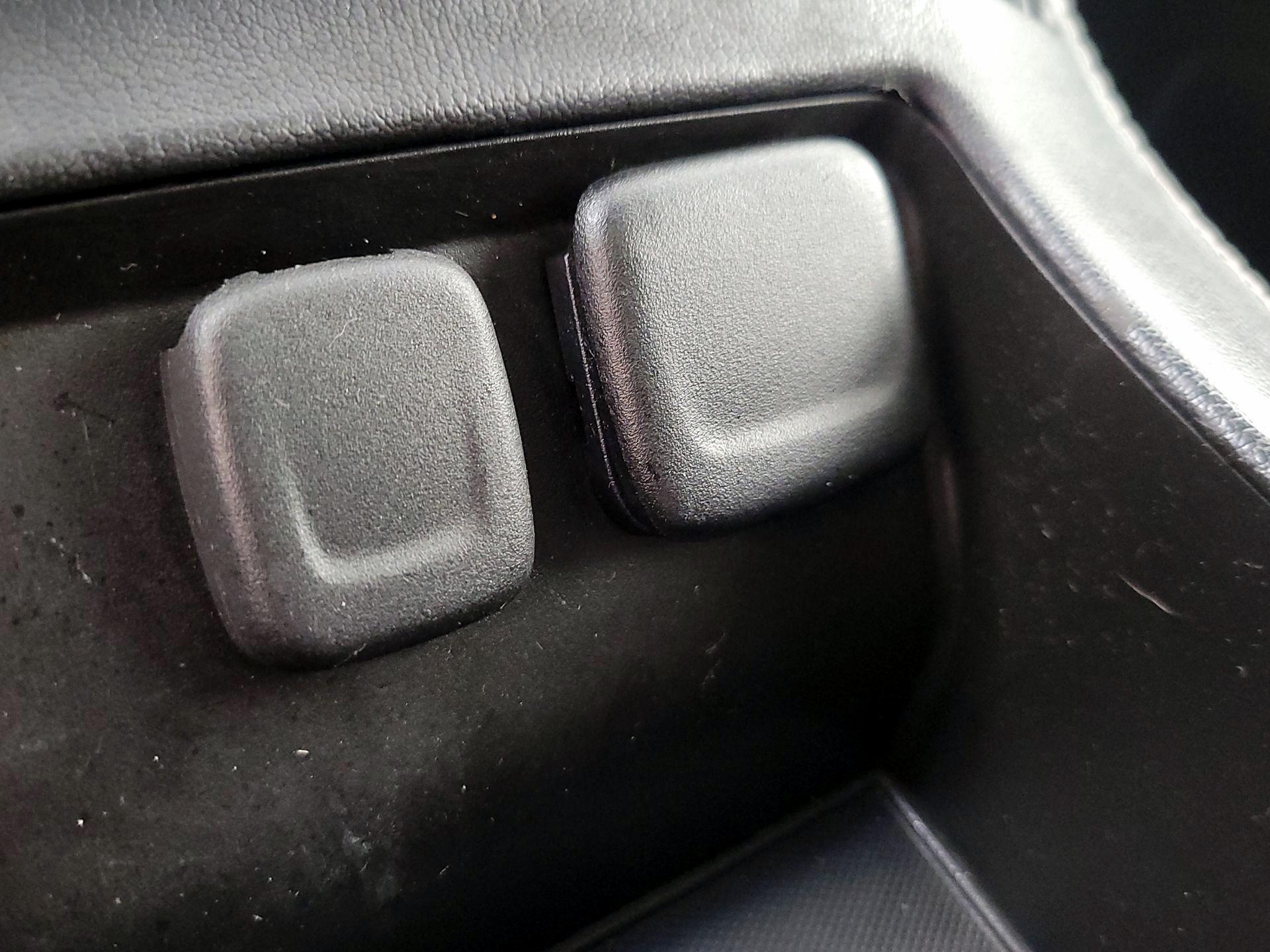 Thumbnail: 2016 Chevrolet Tahoe - 19