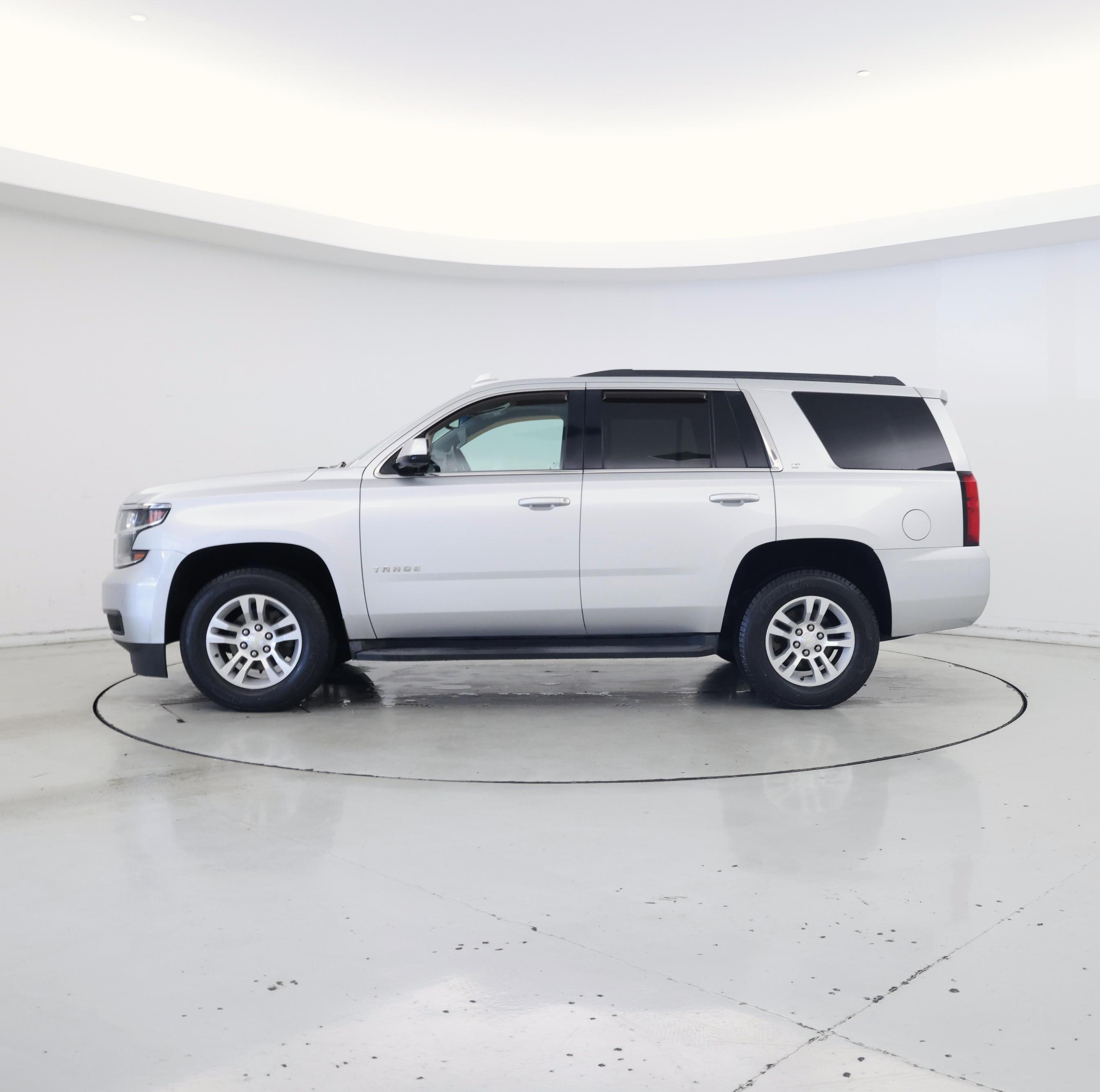 Thumbnail: 2016 Chevrolet Tahoe - 3