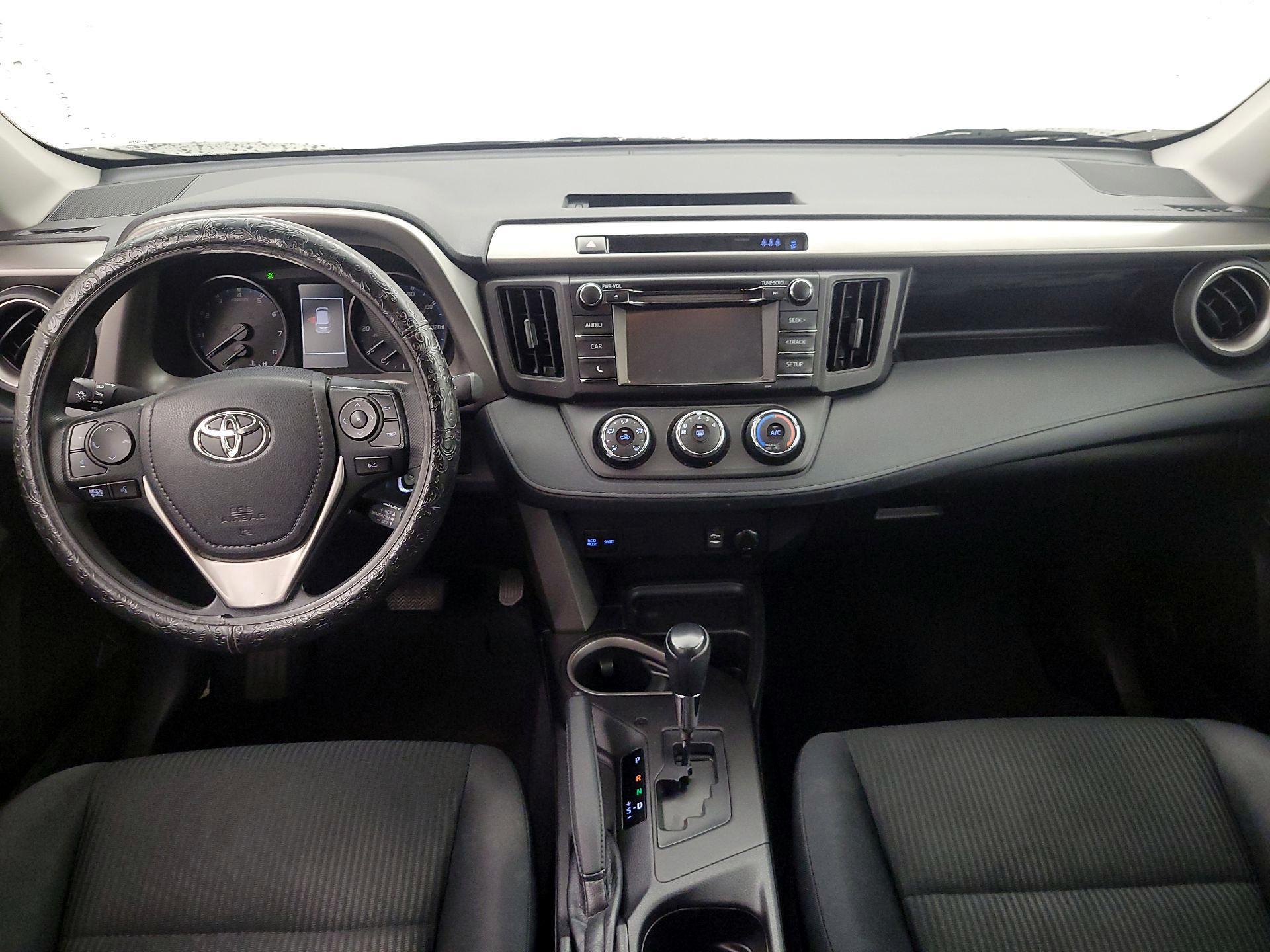 Thumbnail: 2017 Toyota RAV4 - 9