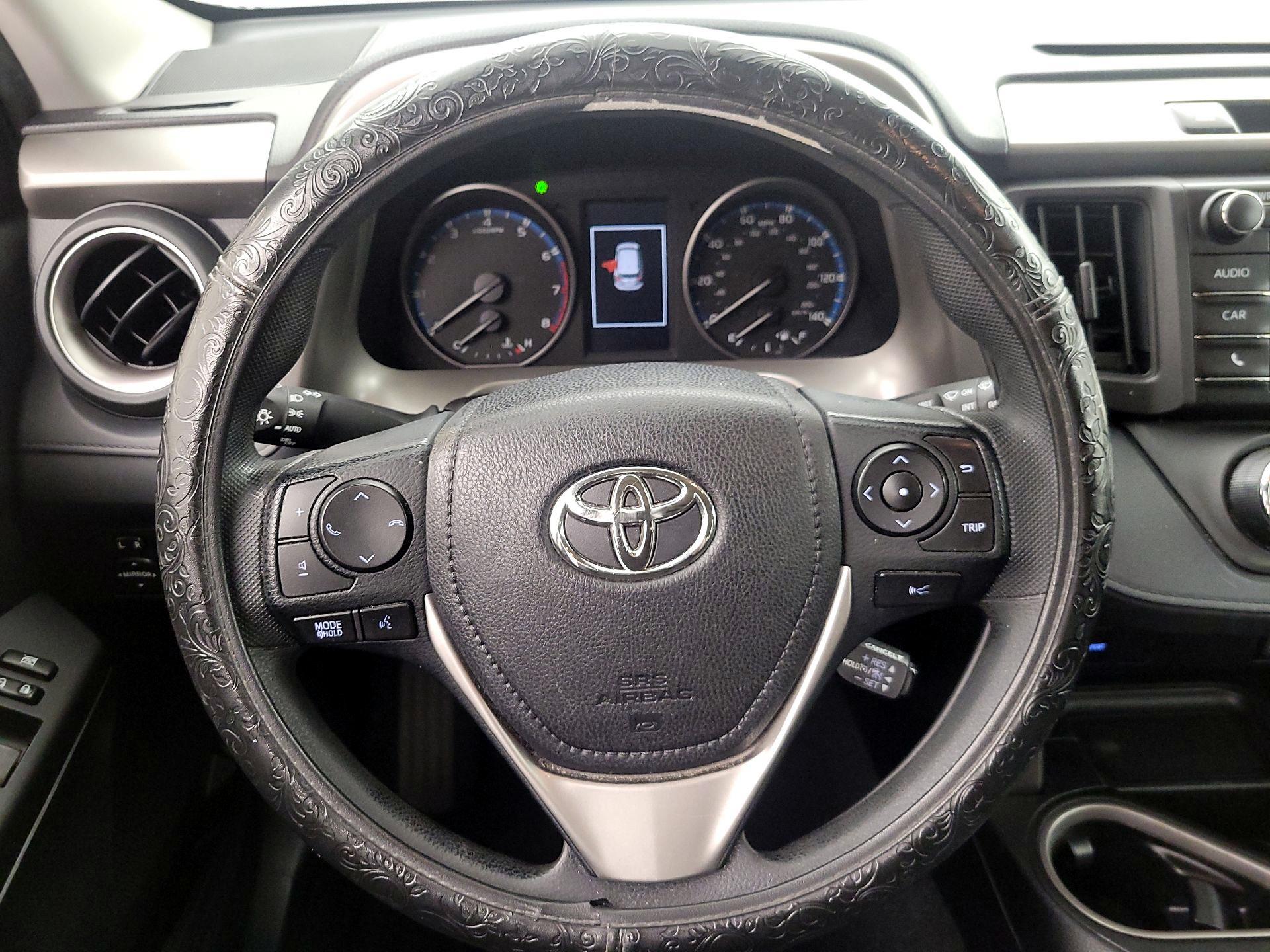 Thumbnail: 2017 Toyota RAV4 - 10