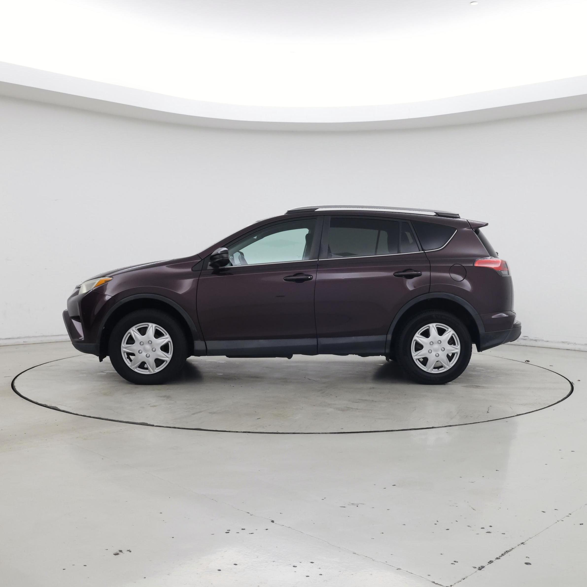 Thumbnail: 2017 Toyota RAV4 - 3