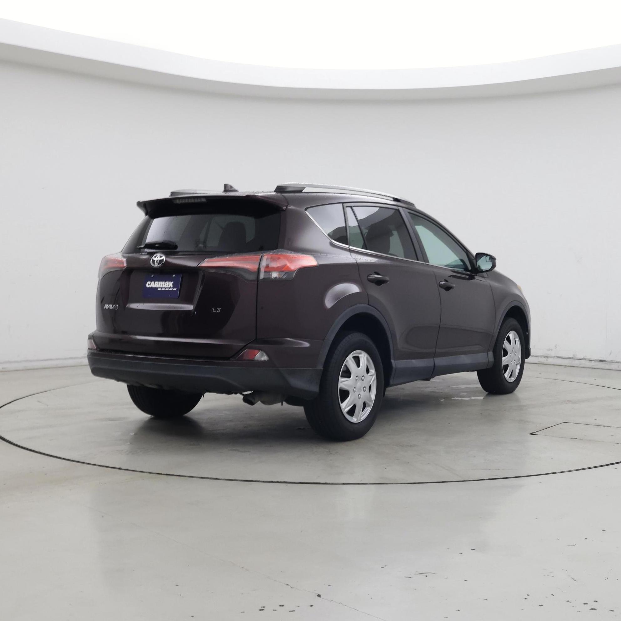 Thumbnail: 2017 Toyota RAV4 - 8