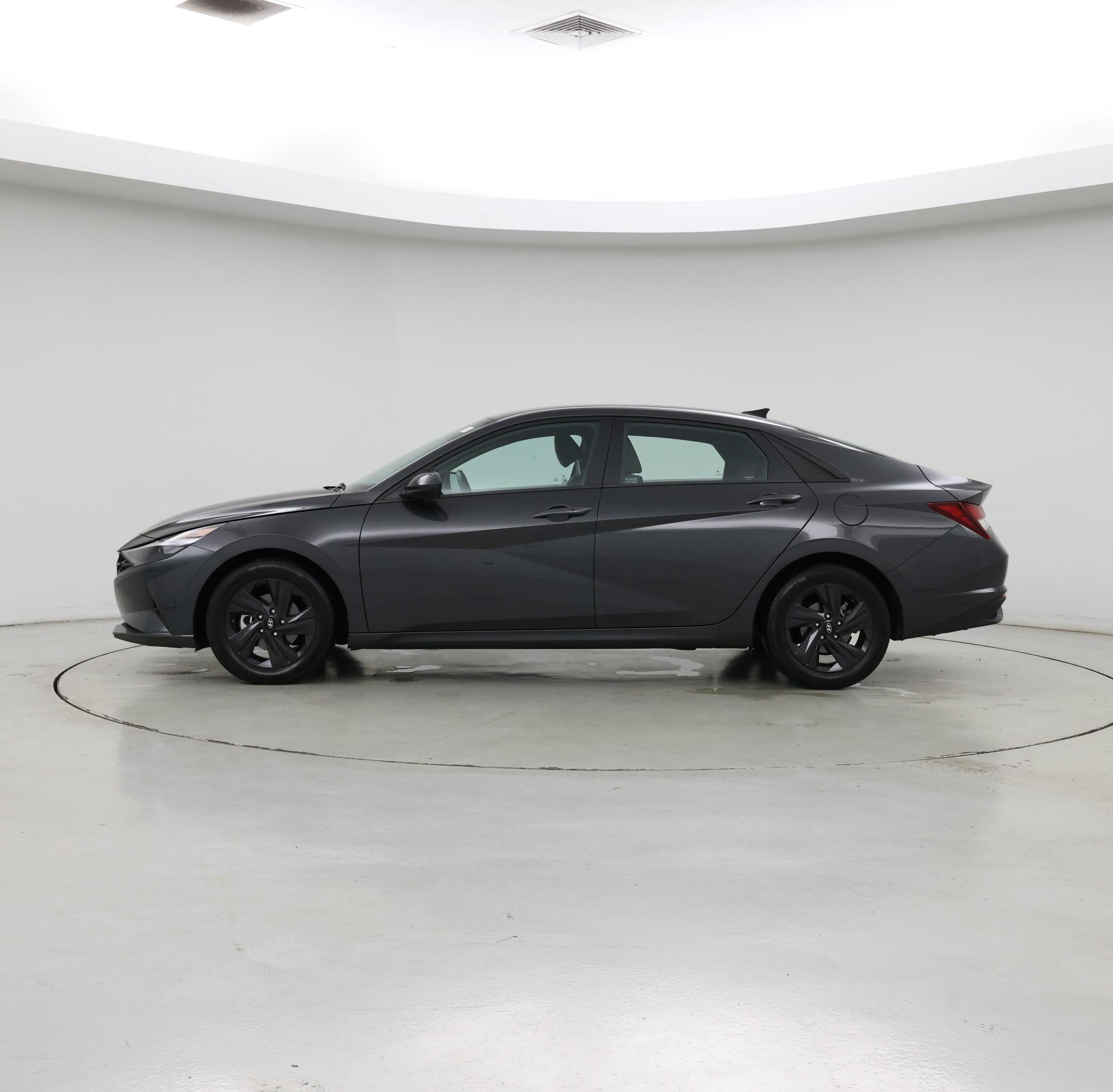 Thumbnail: 2022 Hyundai Elantra - 3
