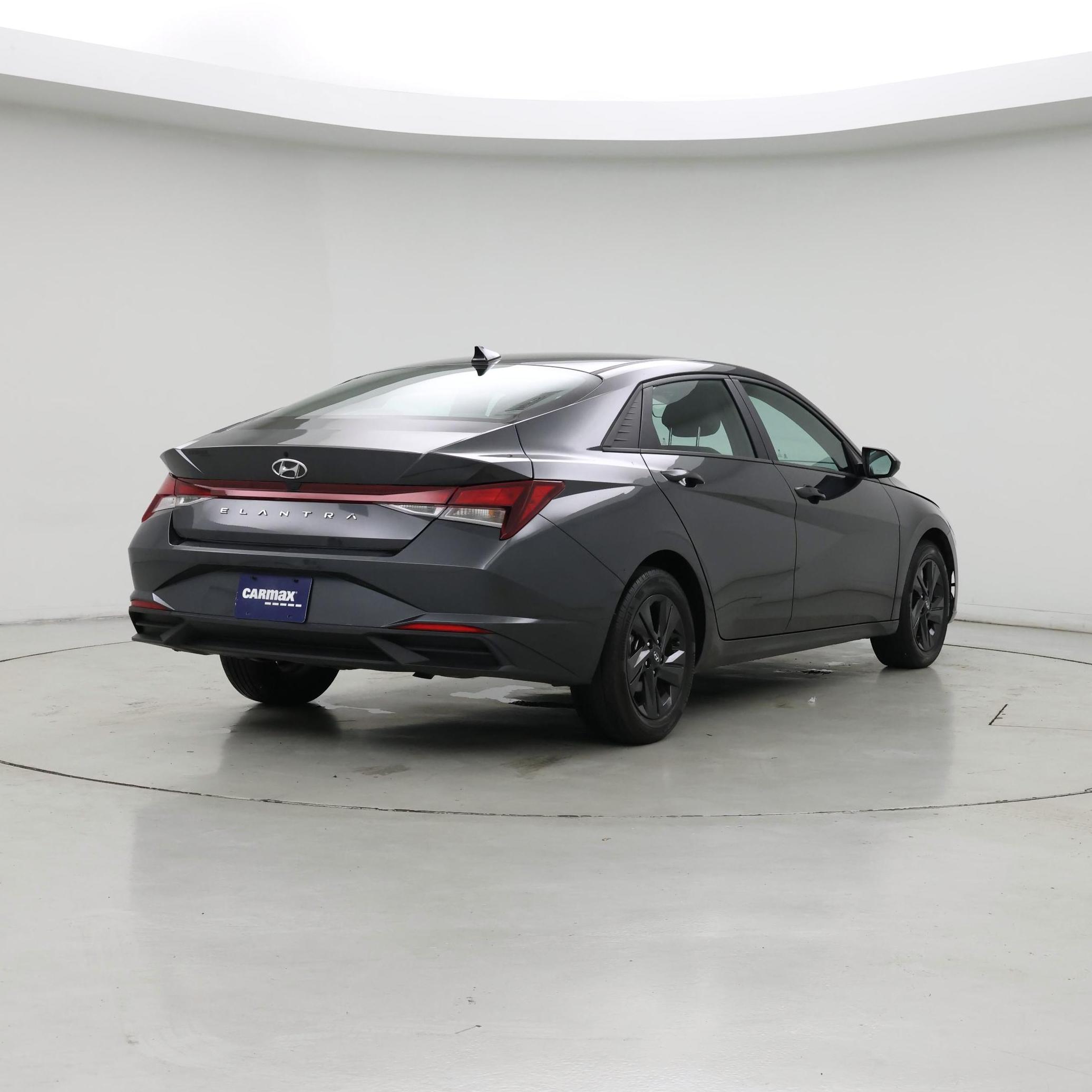 Thumbnail: 2022 Hyundai Elantra - 8