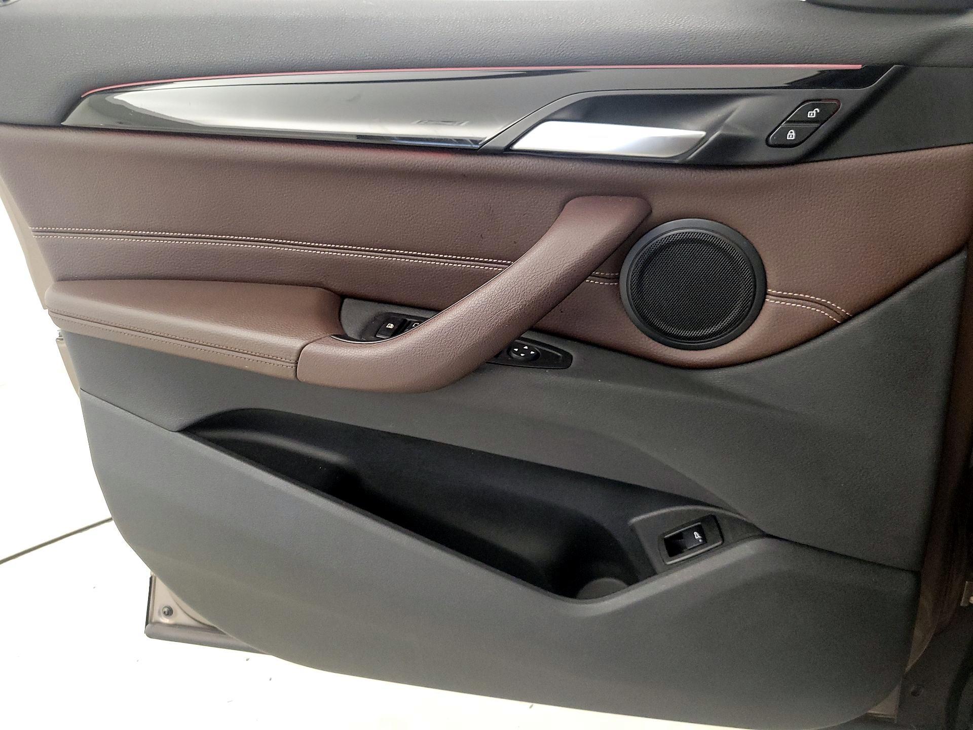 Thumbnail: 2020 BMW X1 - 12