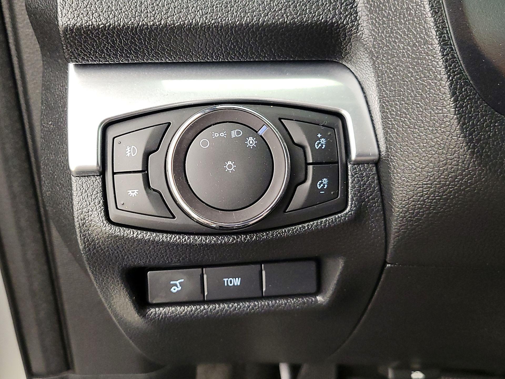 Thumbnail: 2017 Ford Explorer - 13