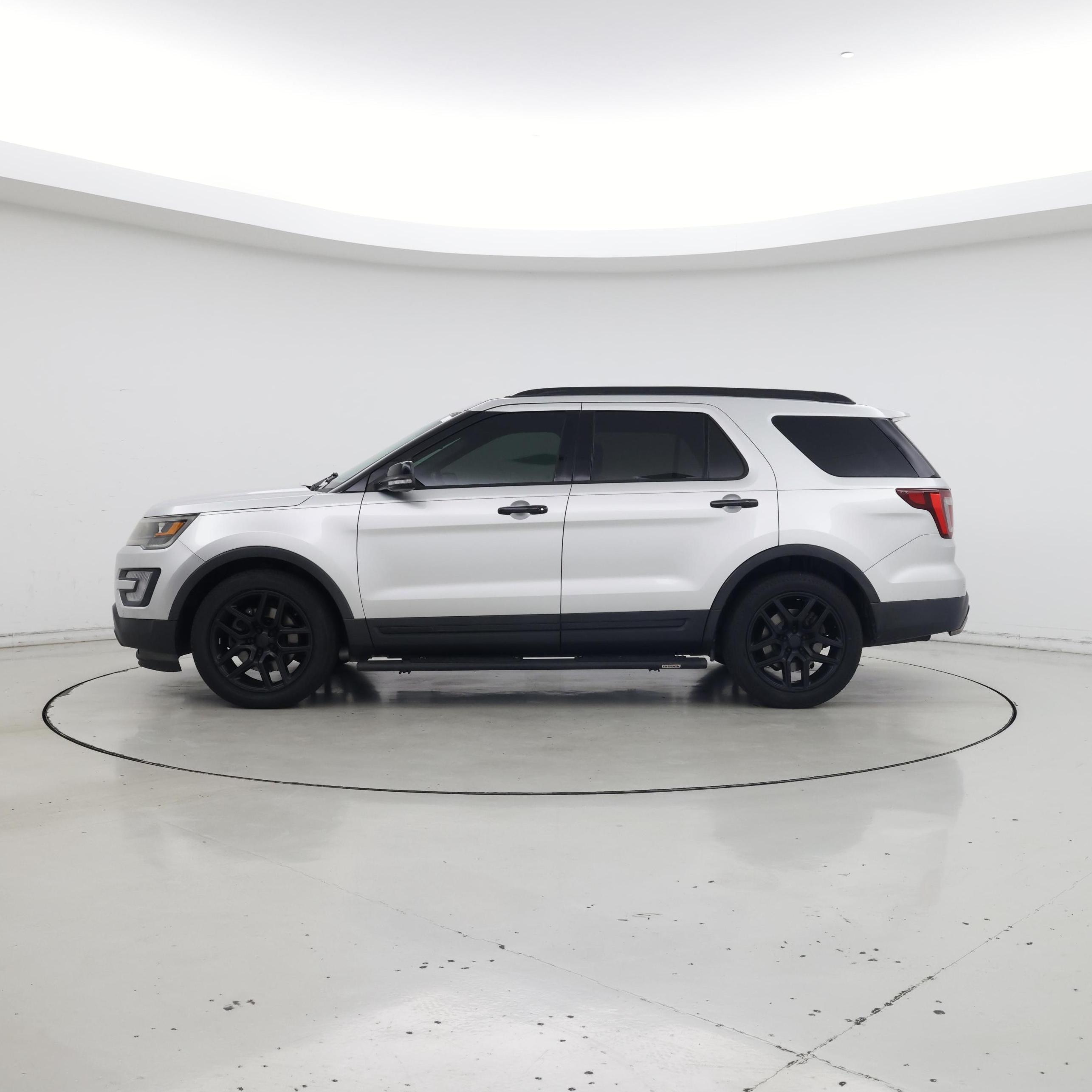 Thumbnail: 2017 Ford Explorer - 3
