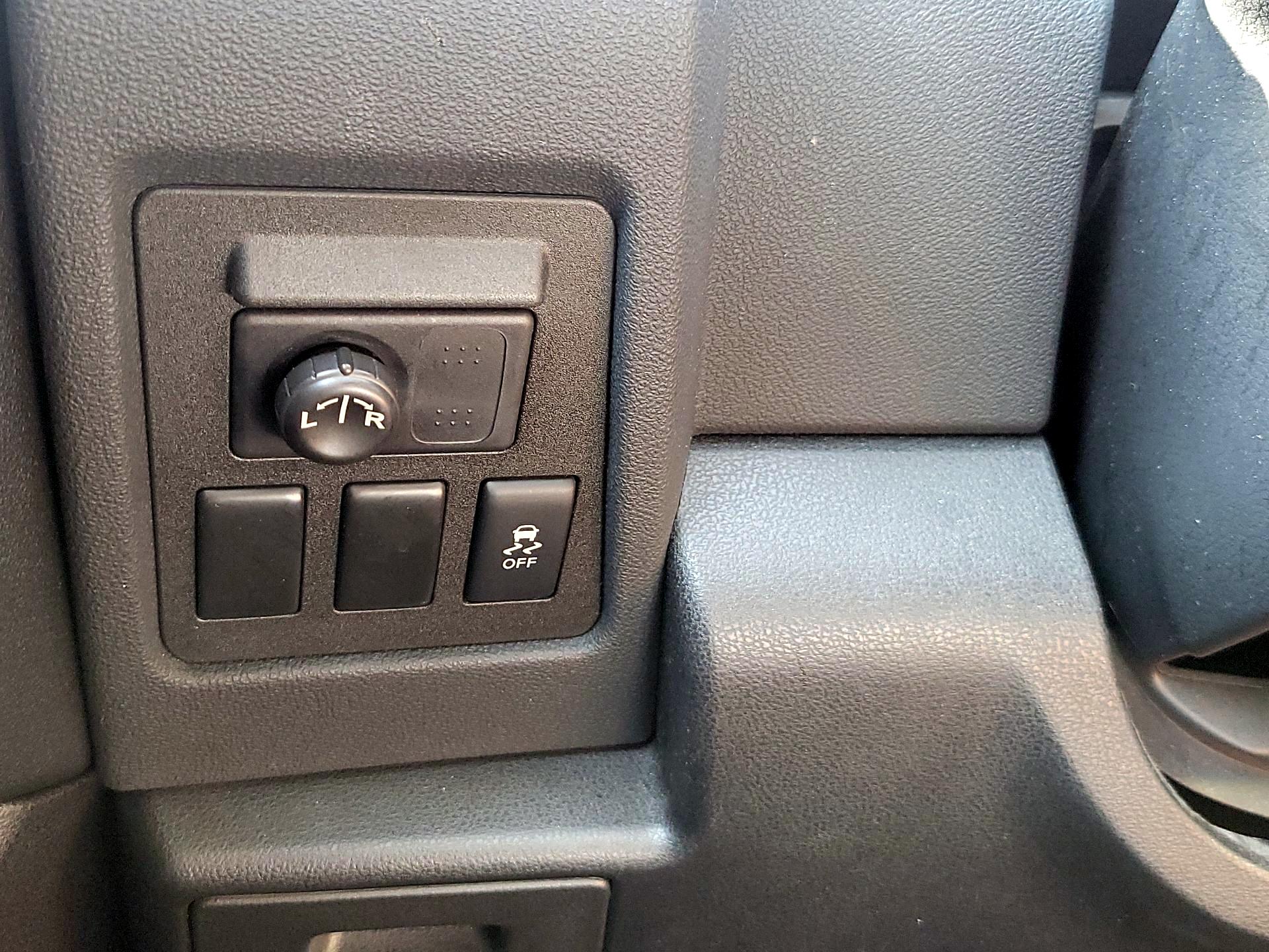 Thumbnail: 2013 Nissan Rogue - 11