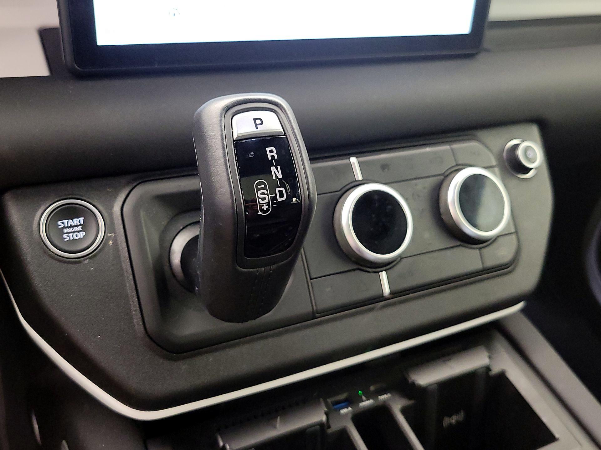 Thumbnail: 2024 Land Rover Defender - 18