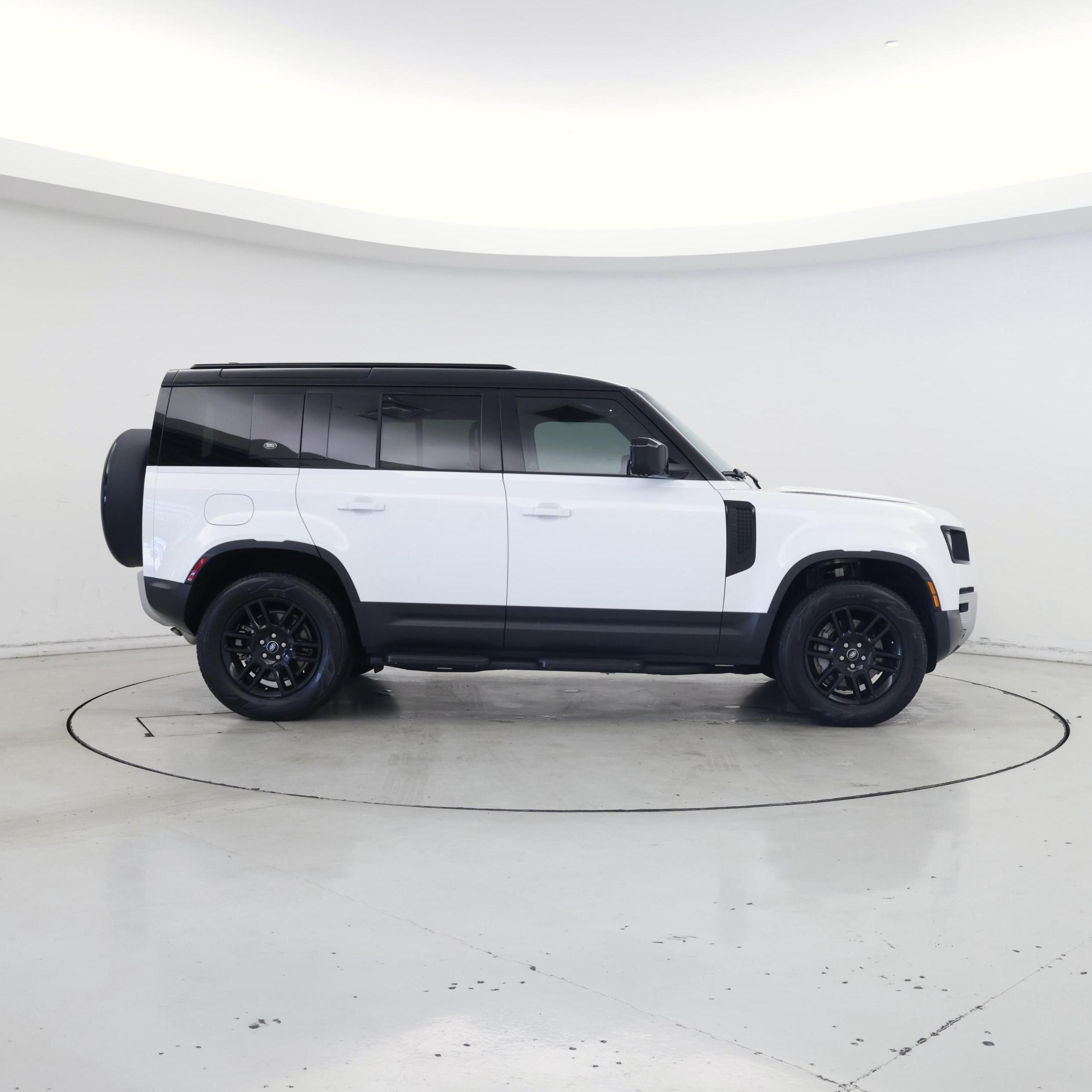 Thumbnail: 2024 Land Rover Defender - 7