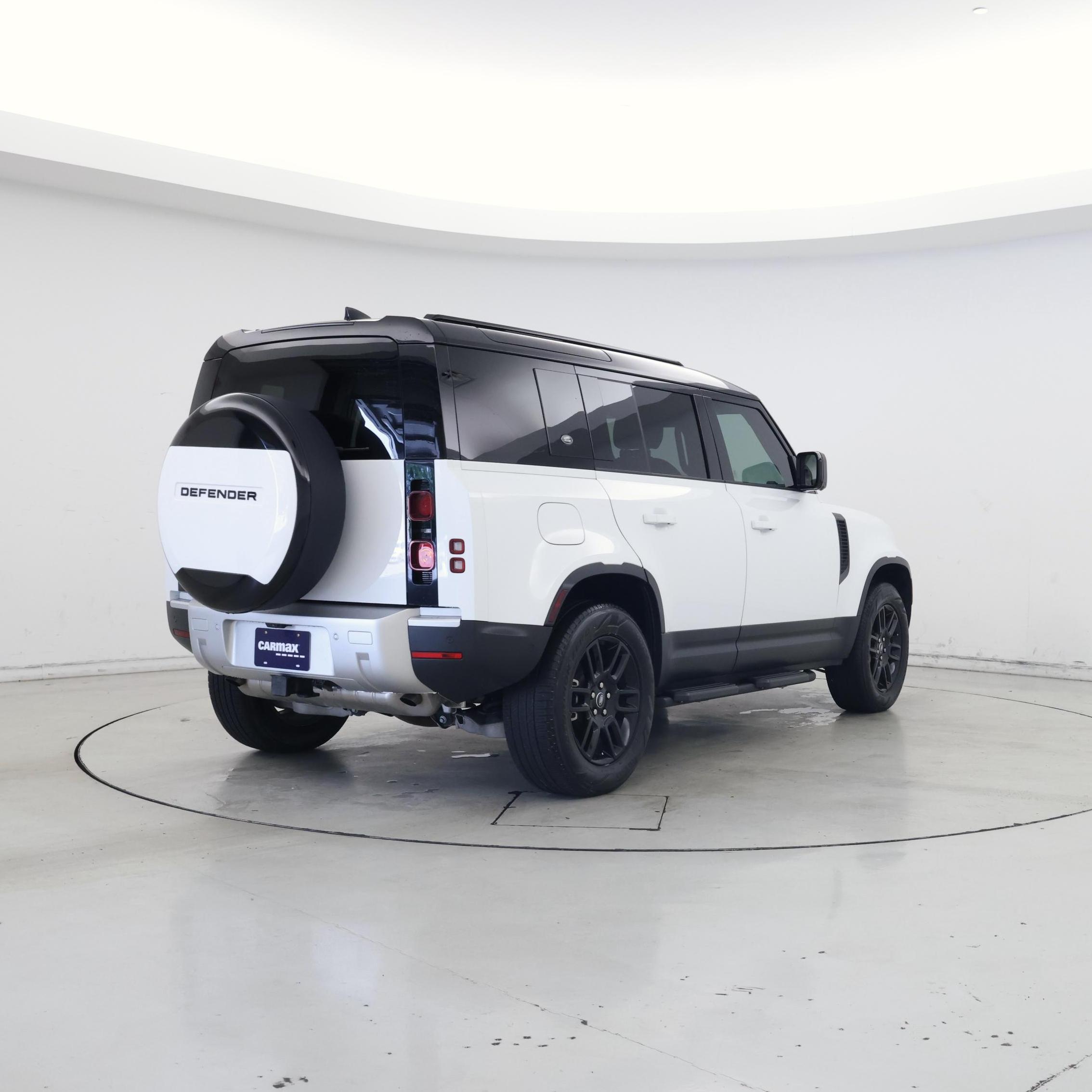 Thumbnail: 2024 Land Rover Defender - 8