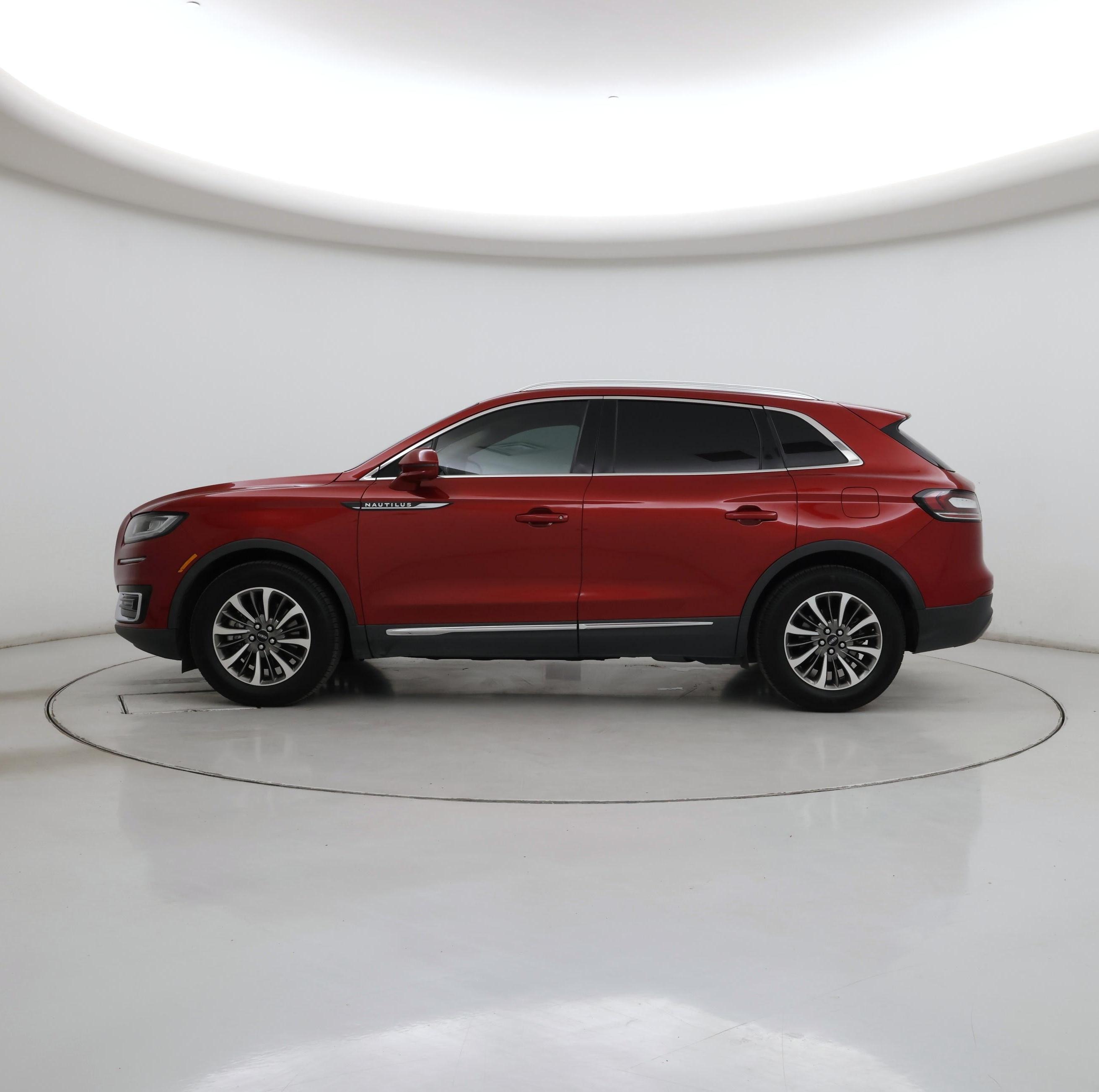 Thumbnail: 2020 Lincoln Nautilus - 3