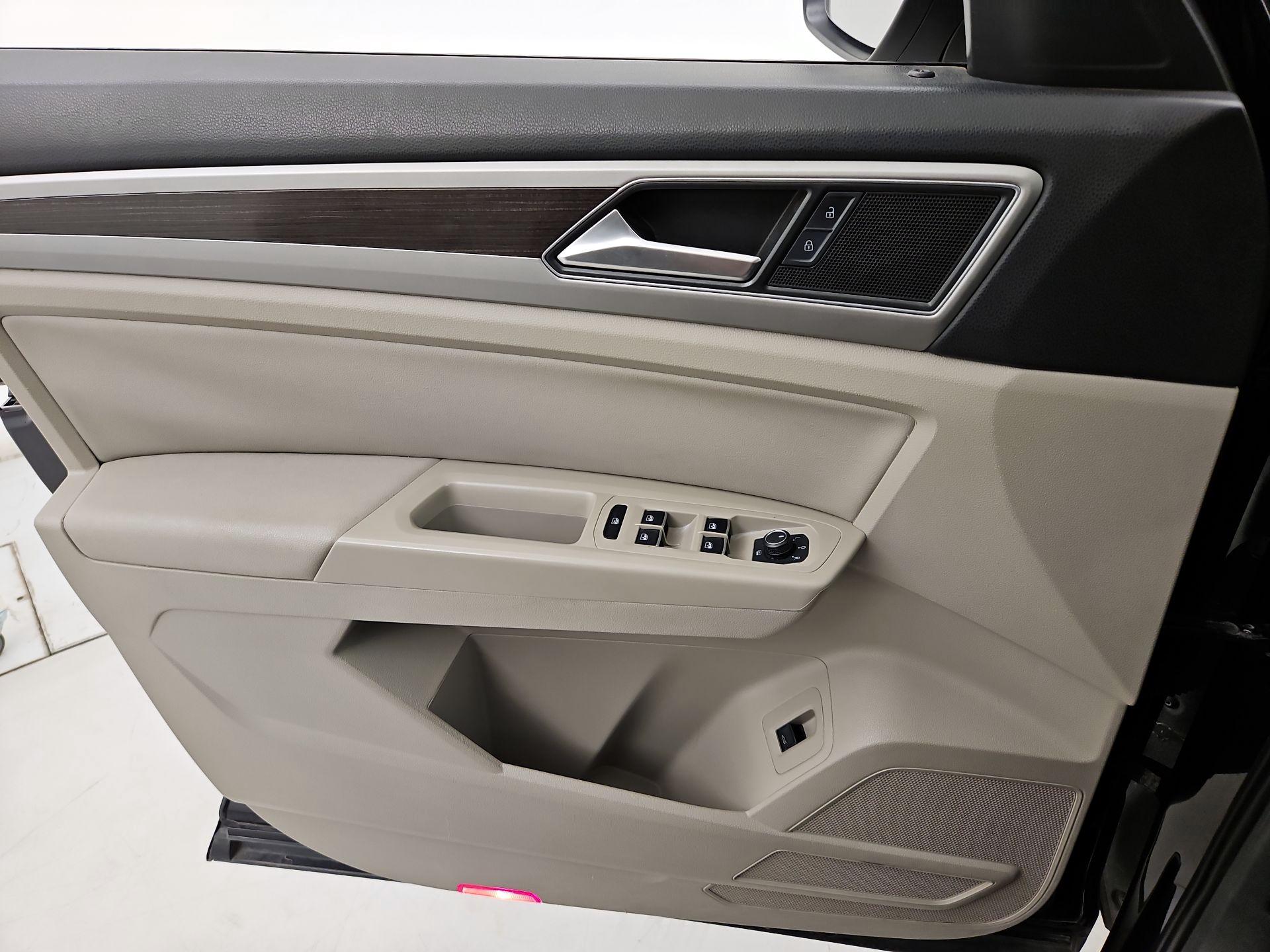 Thumbnail: 2019 Volkswagen Atlas - 12
