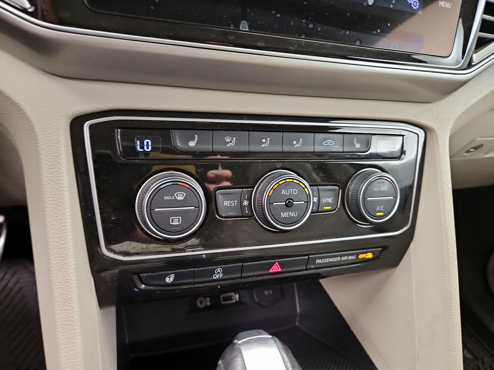 Thumbnail: 2019 Volkswagen Atlas - 17