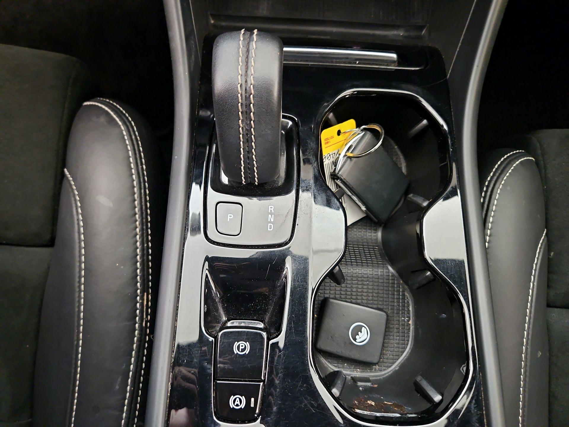 Thumbnail: 2021 Volvo XC40 - 18