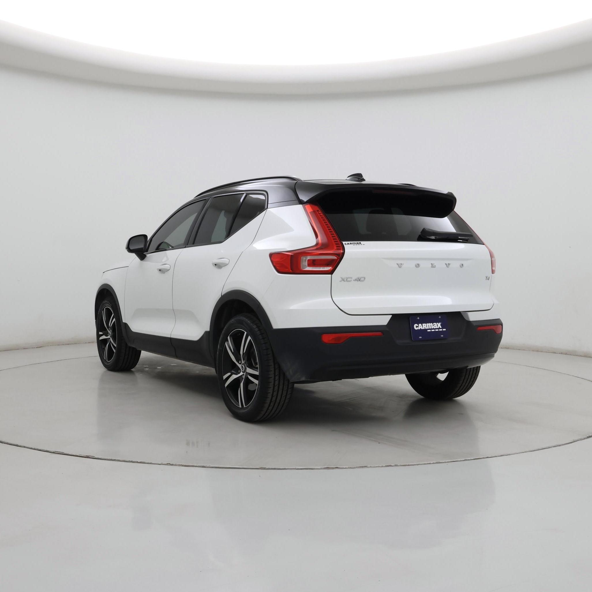 Thumbnail: 2021 Volvo XC40 - 2