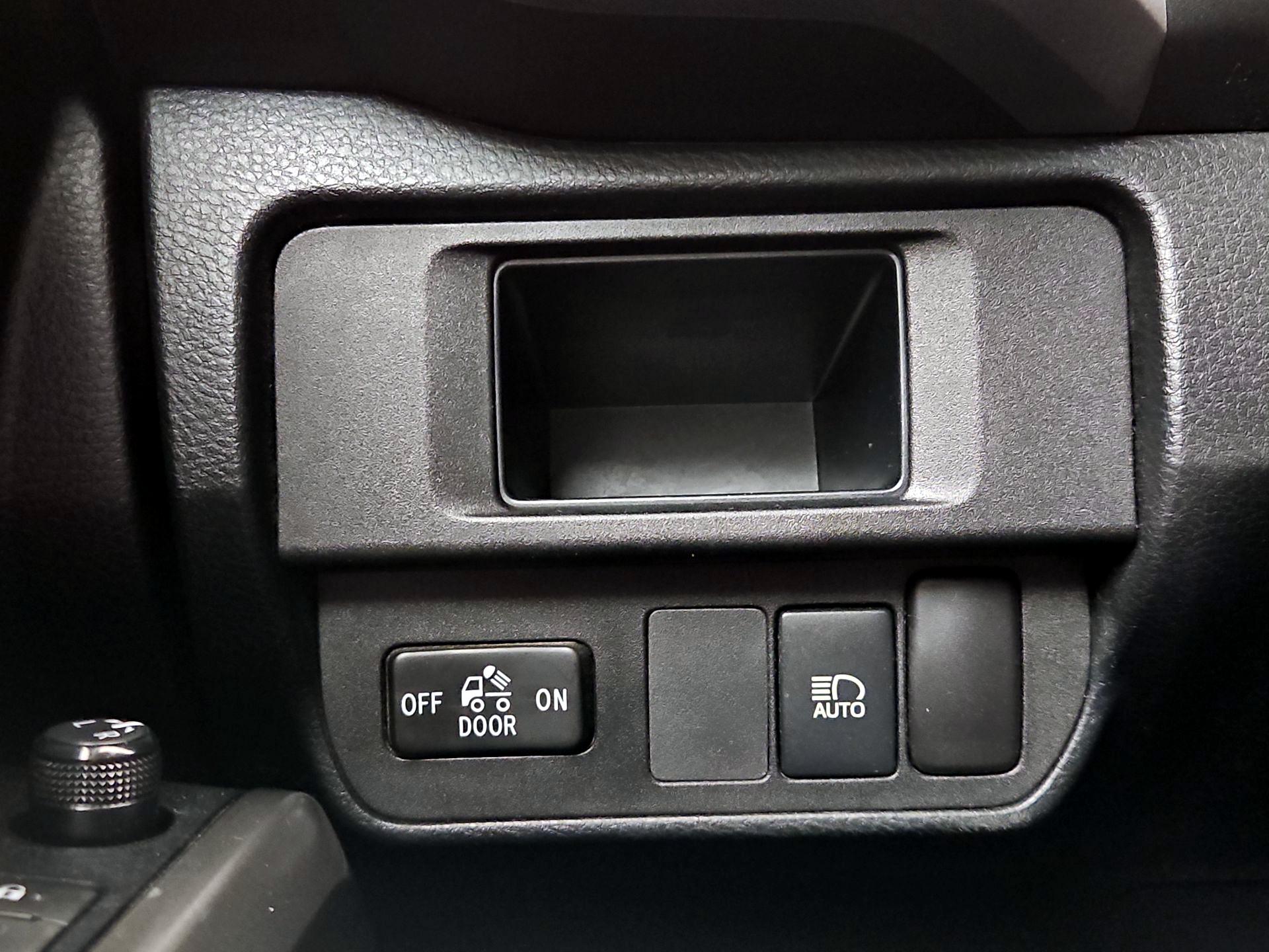 Thumbnail: 2019 Toyota Tacoma - 13