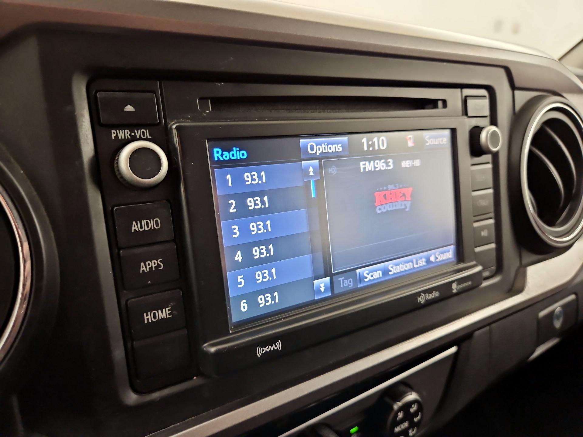 Thumbnail: 2019 Toyota Tacoma - 15