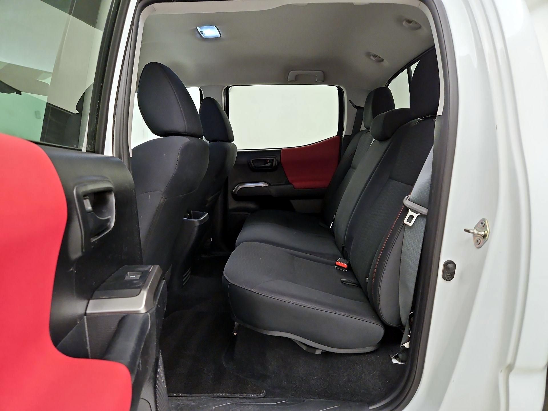 Thumbnail: 2019 Toyota Tacoma - 19