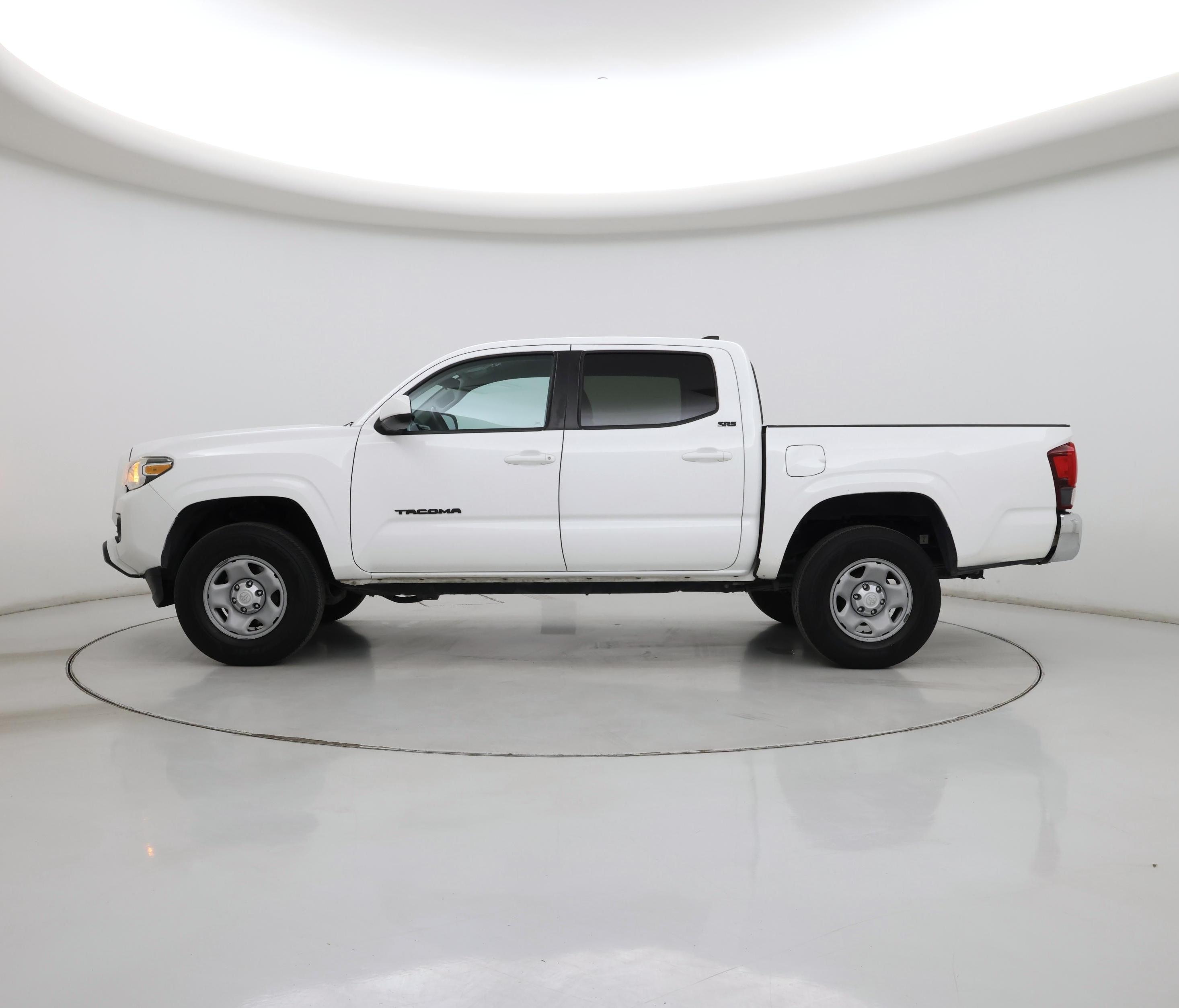 Thumbnail: 2019 Toyota Tacoma - 3