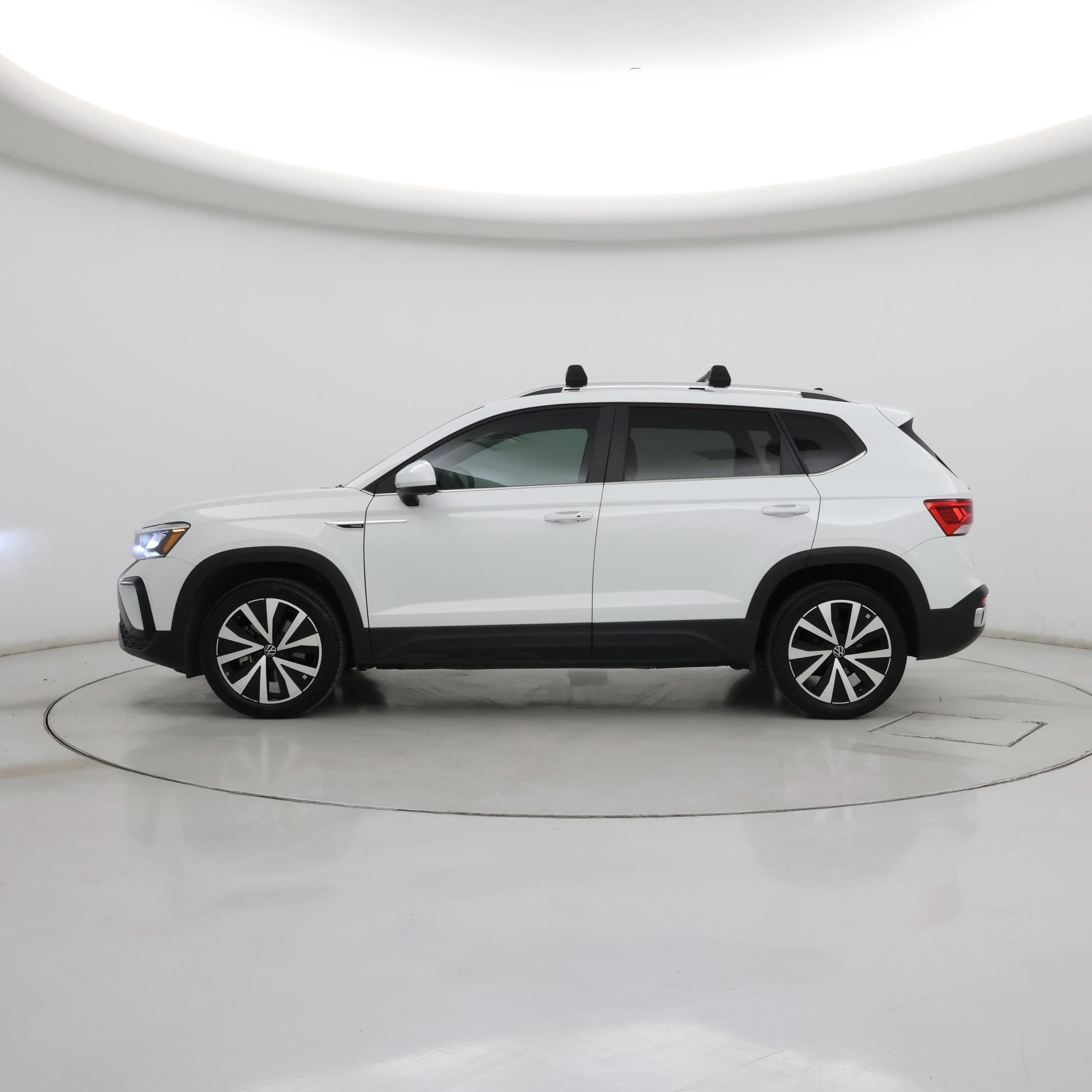Thumbnail: 2022 Volkswagen Taos - 3