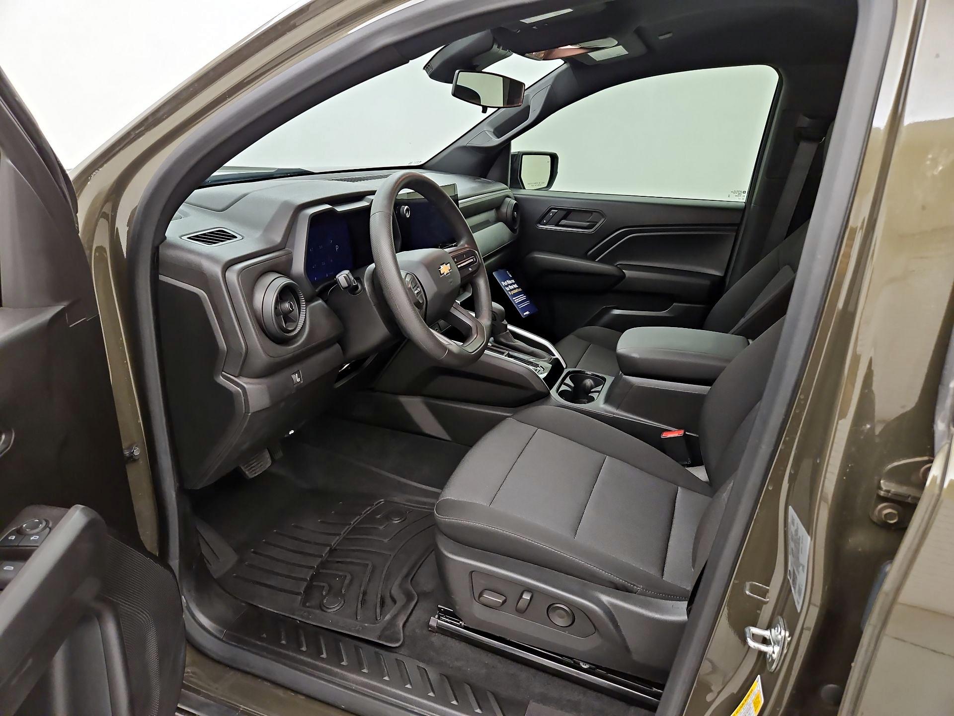 Thumbnail: 2024 Chevrolet Colorado - 11