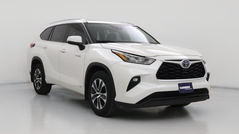 2020 Toyota Highlander XLE Hero Image