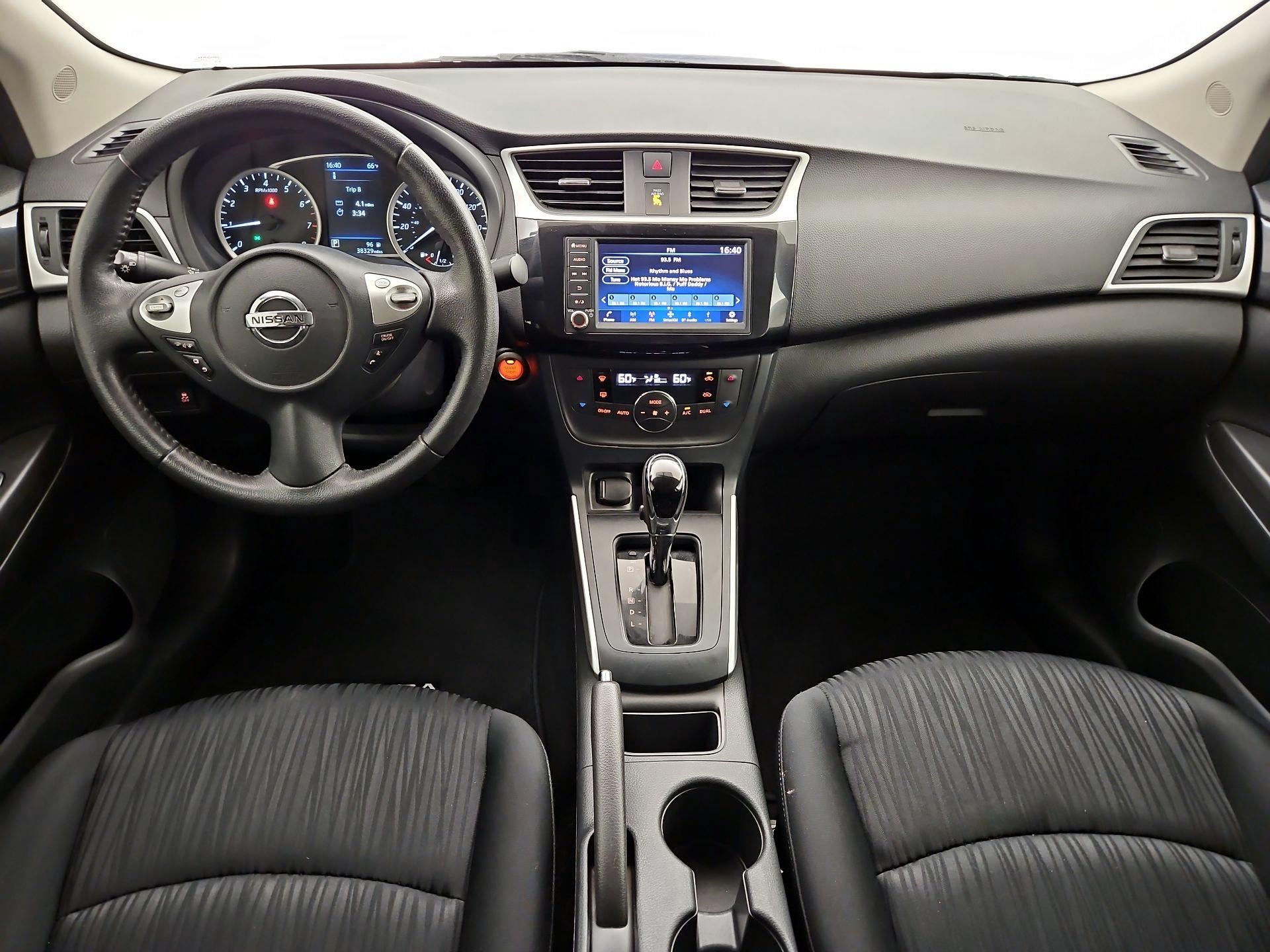Thumbnail: 2019 Nissan Sentra - 9