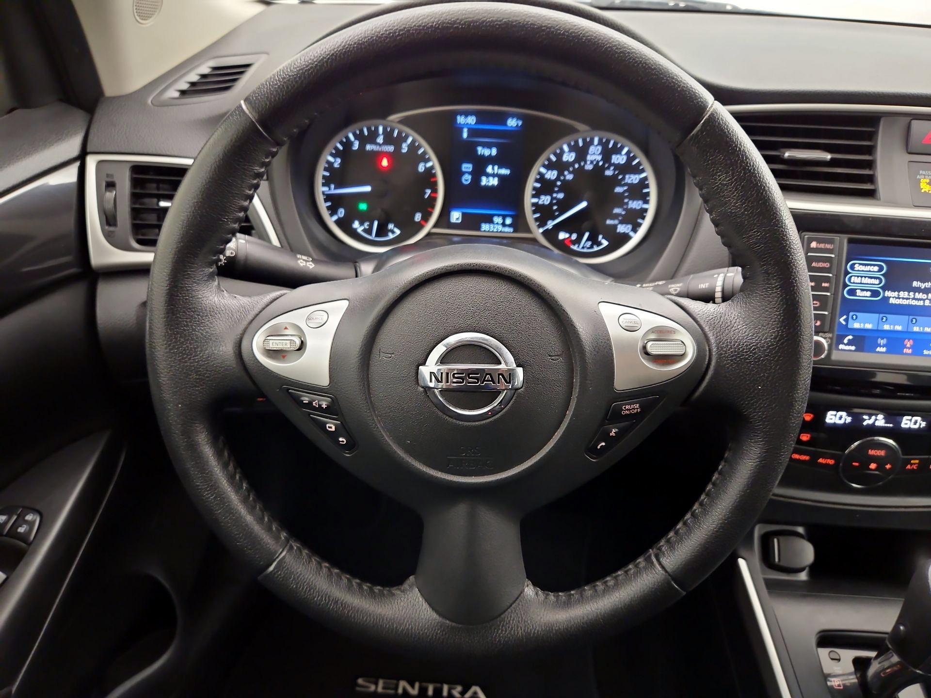Thumbnail: 2019 Nissan Sentra - 10