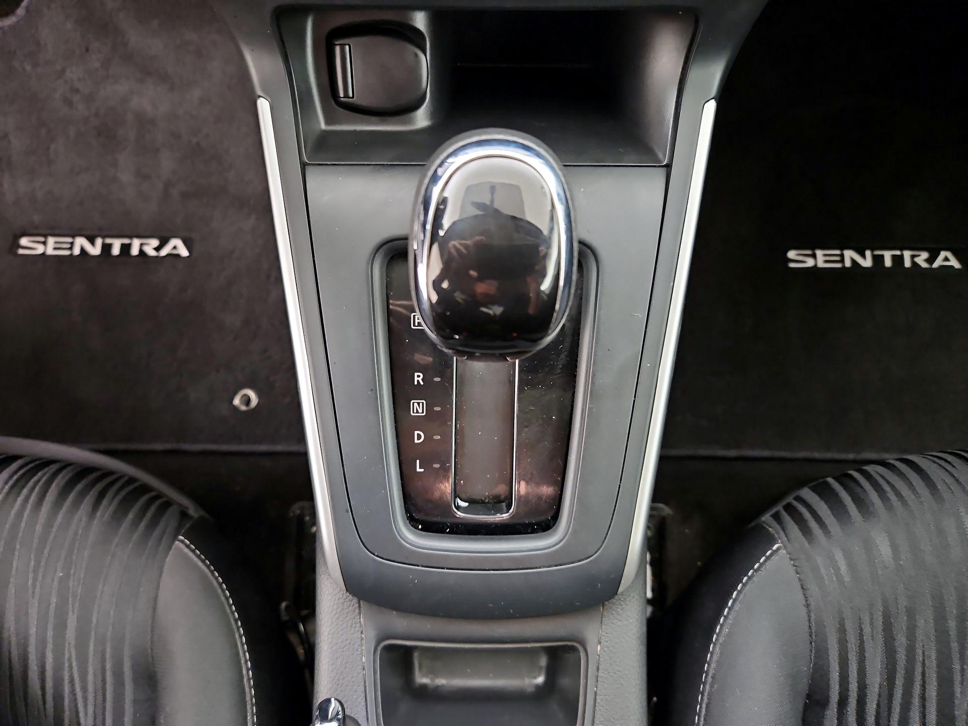 Thumbnail: 2019 Nissan Sentra - 17
