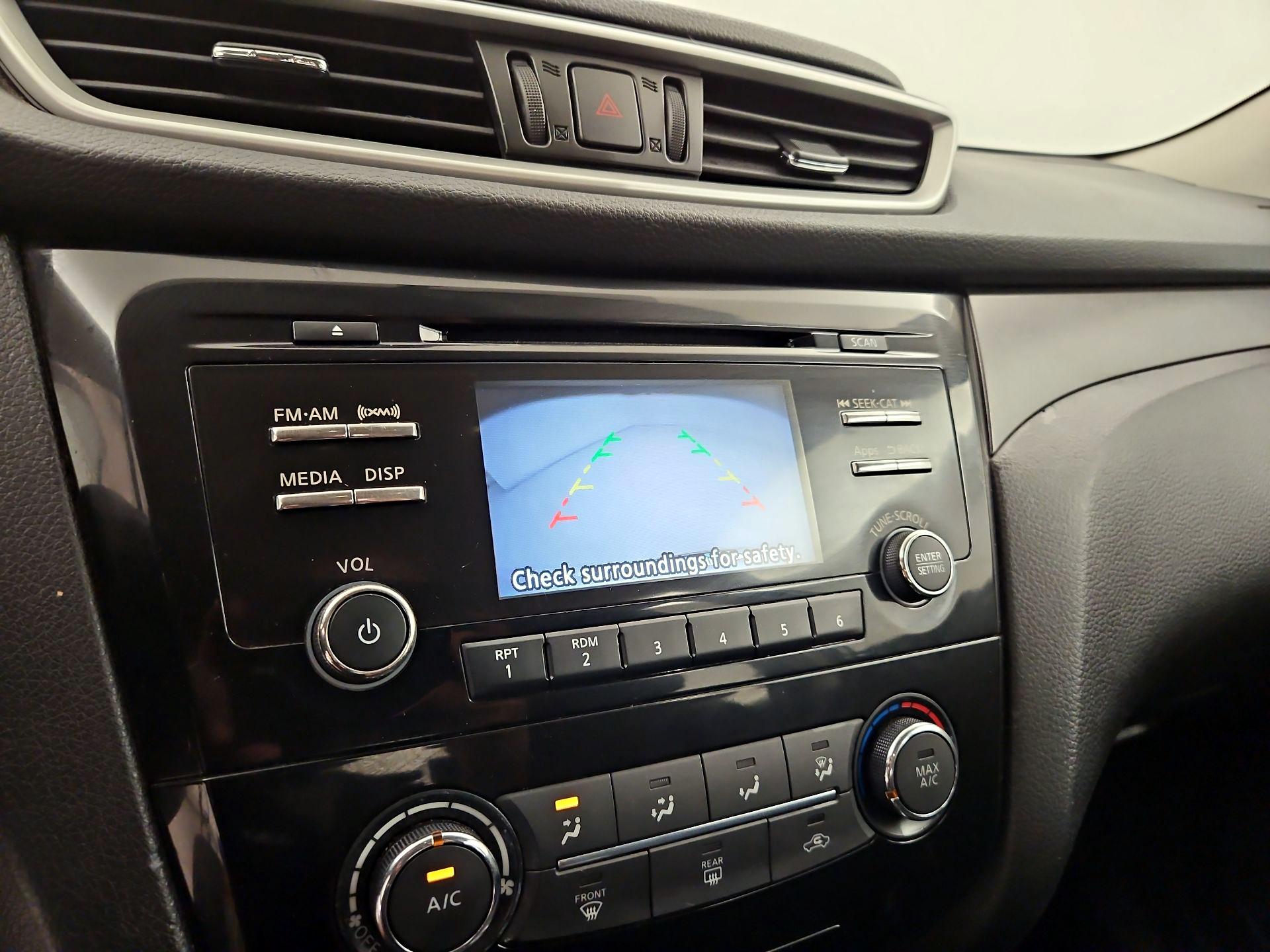Thumbnail: 2016 Nissan Rogue - 14