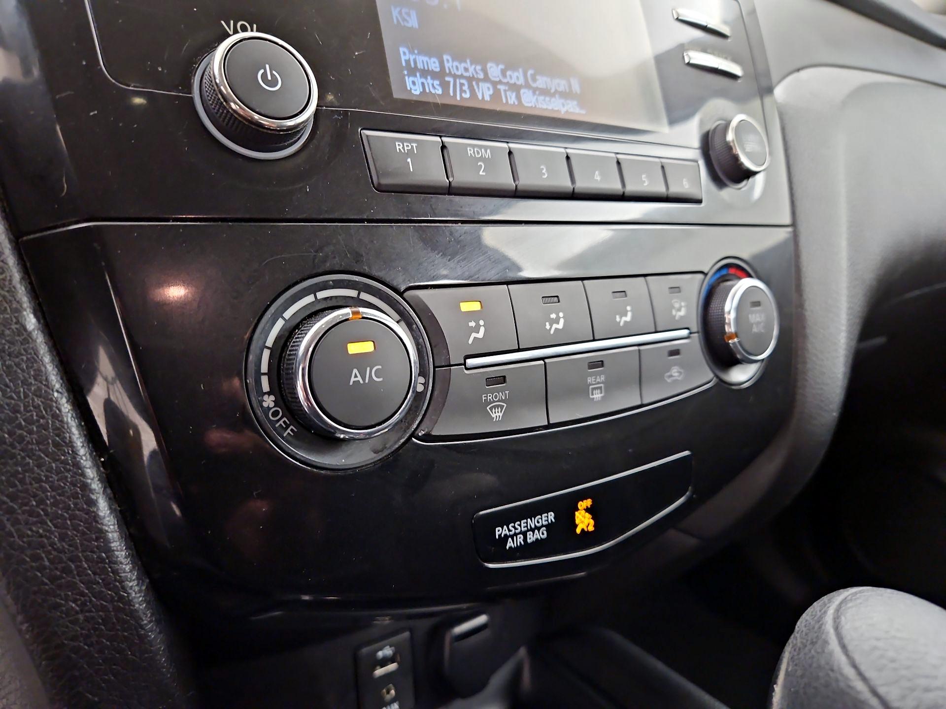 Thumbnail: 2016 Nissan Rogue - 16