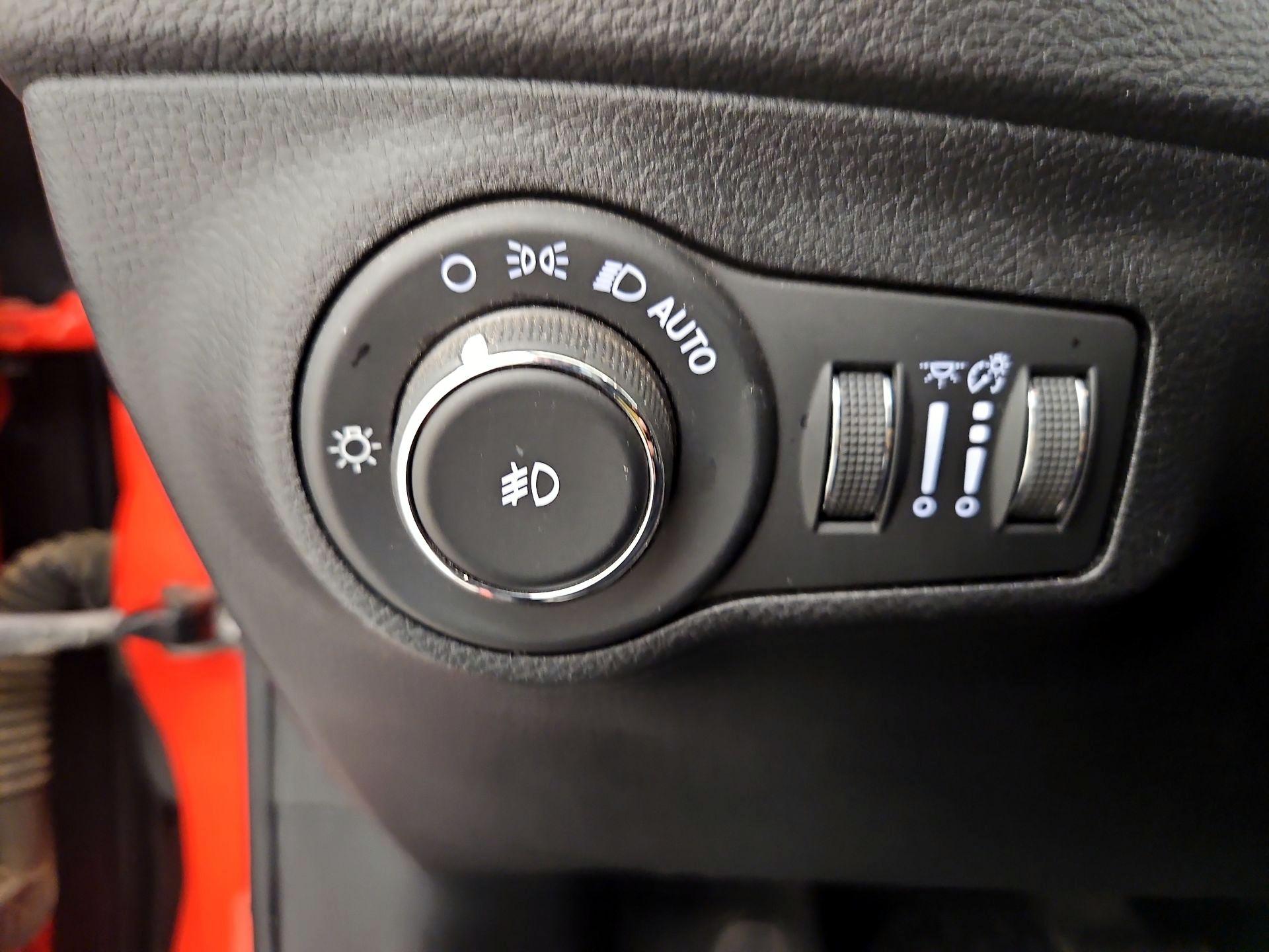 Thumbnail: 2018 Jeep Compass - 13