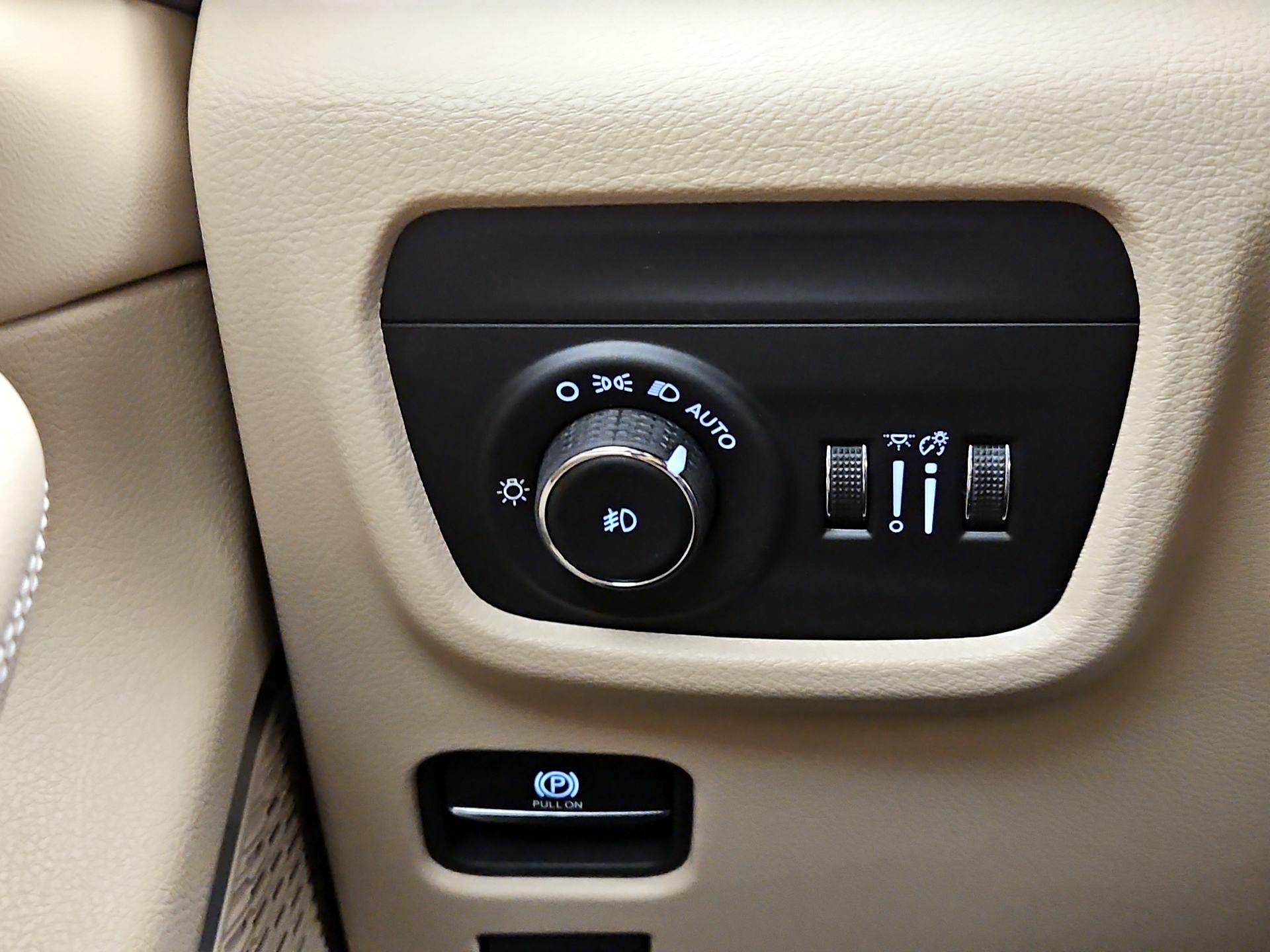 Thumbnail: 2023 Jeep Grand Cherokee L - 13