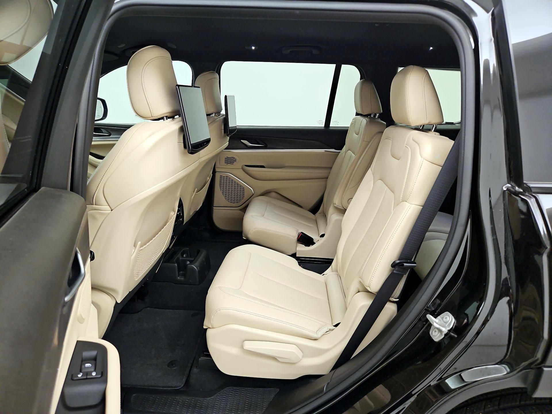 Thumbnail: 2023 Jeep Grand Cherokee L - 20