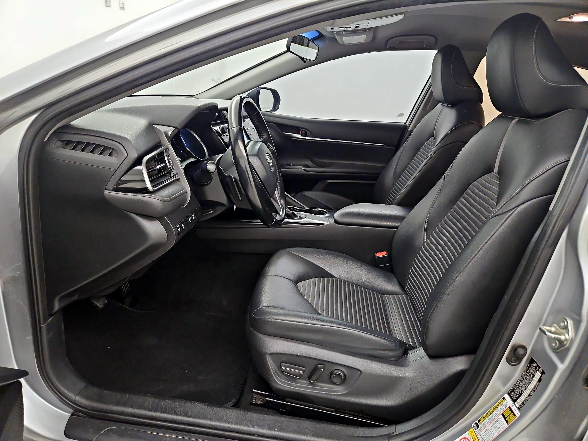 Thumbnail: 2019 Toyota Camry - 11