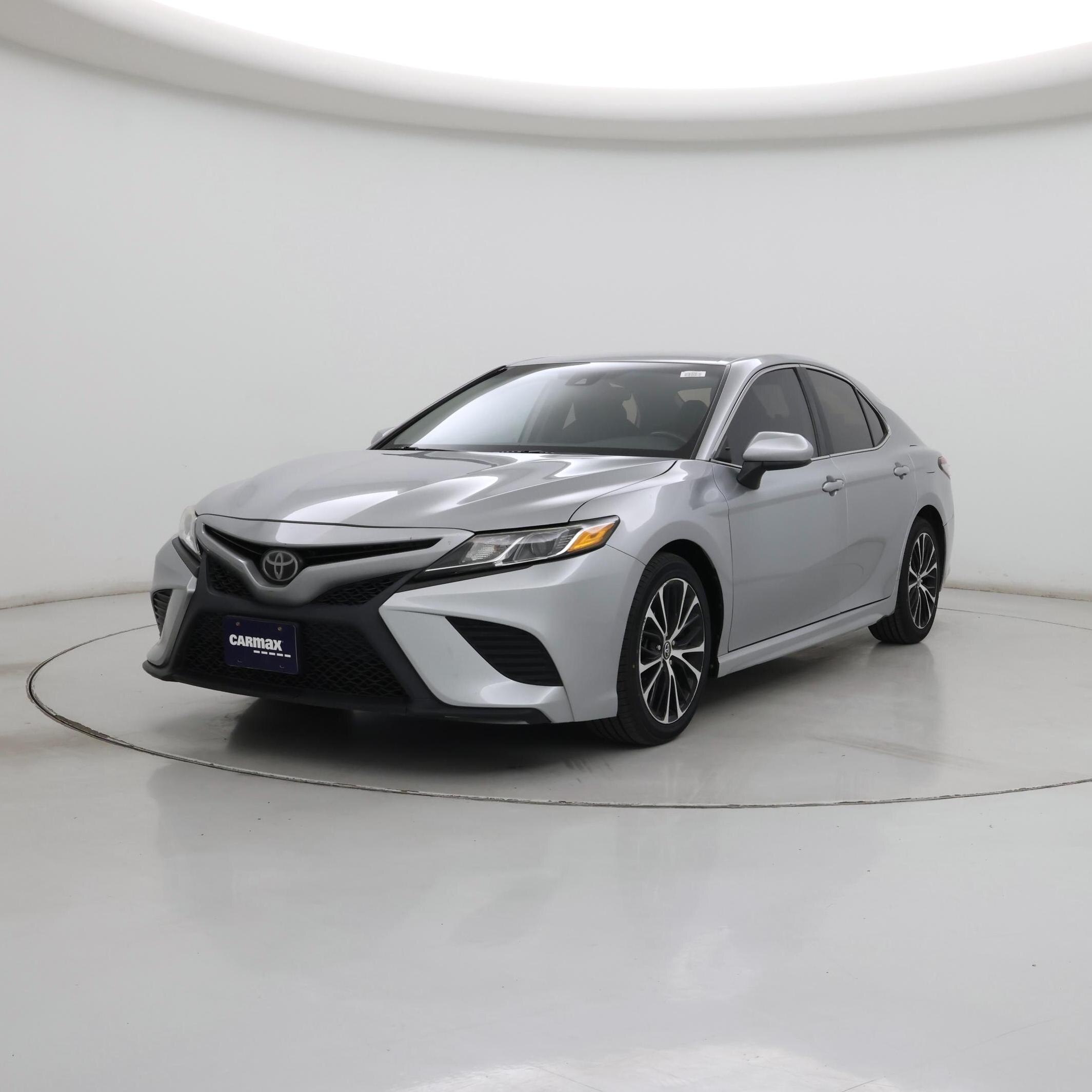 Thumbnail: 2019 Toyota Camry - 4