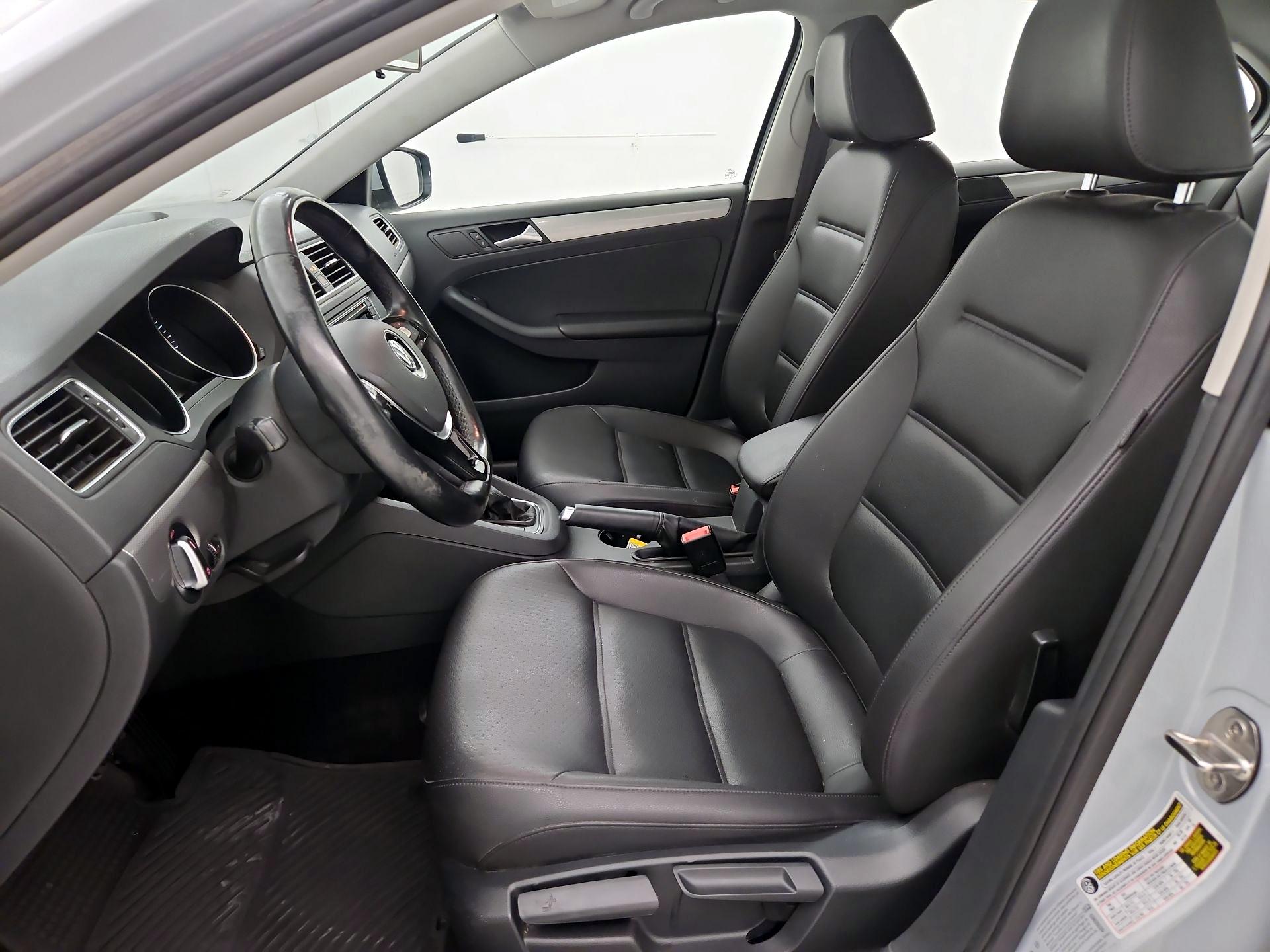 Thumbnail: 2017 Volkswagen Jetta - 11