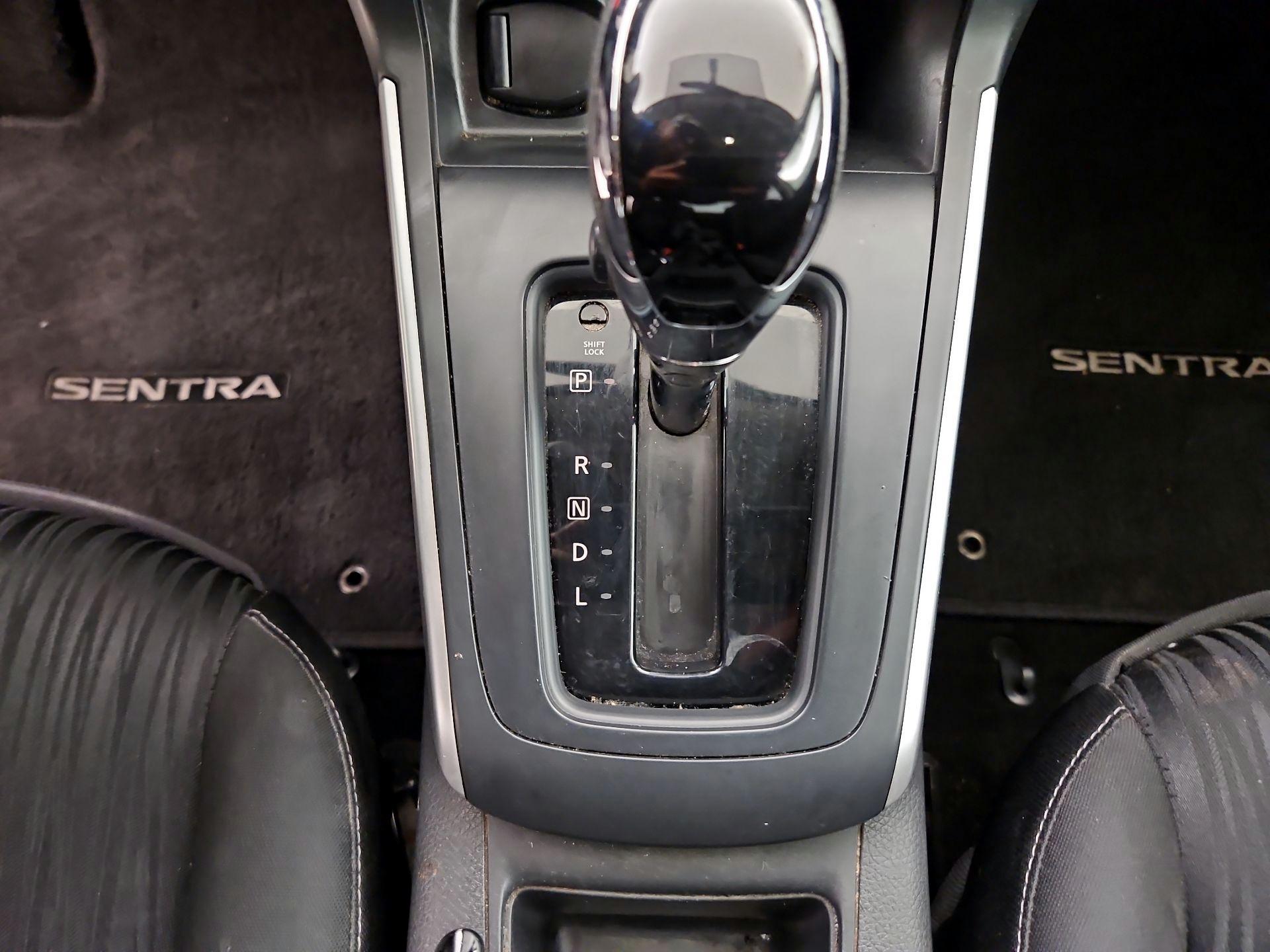 Thumbnail: 2017 Nissan Sentra - 17