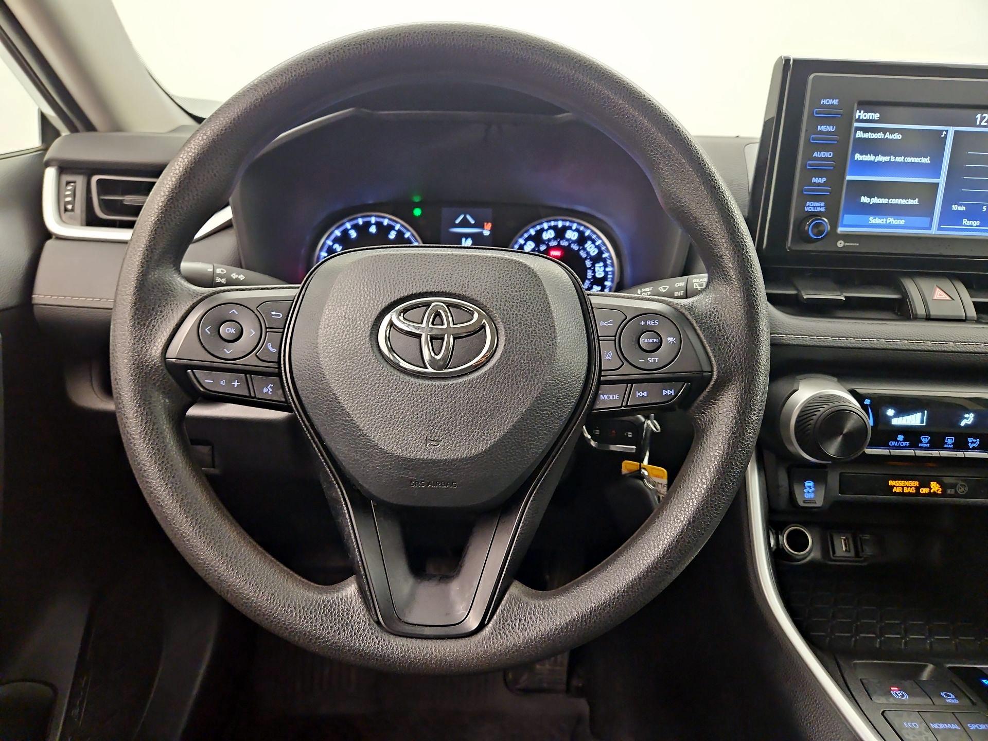 Thumbnail: 2022 Toyota RAV4 - 10