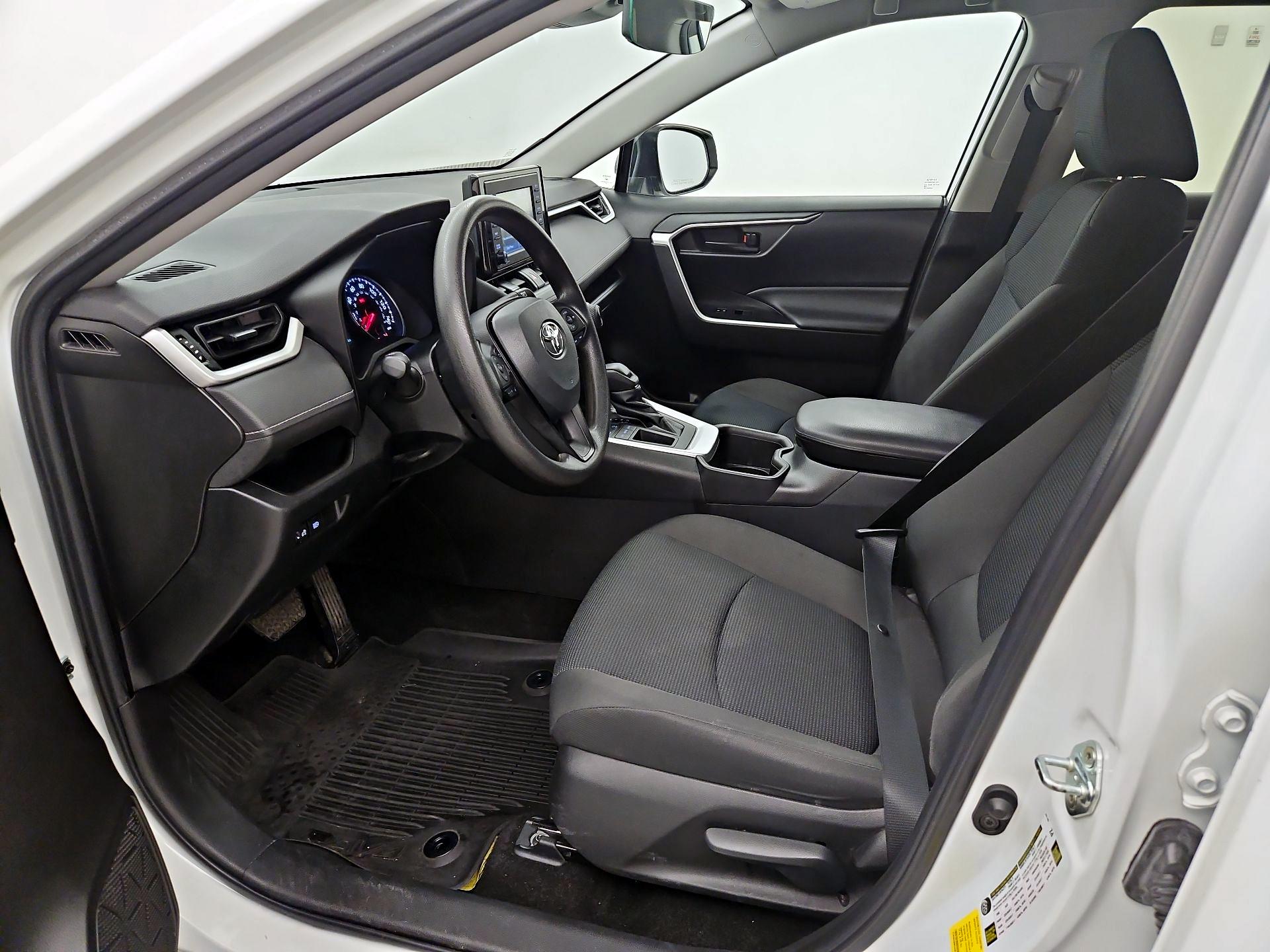Thumbnail: 2022 Toyota RAV4 - 11