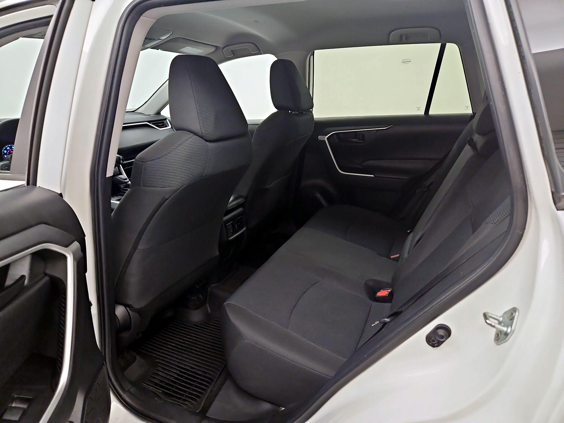 Thumbnail: 2022 Toyota RAV4 - 19